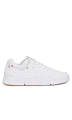 On The Roger Centre Court Sneaker in White & Gum from Revolve.com | Revolve Clothing (Global)