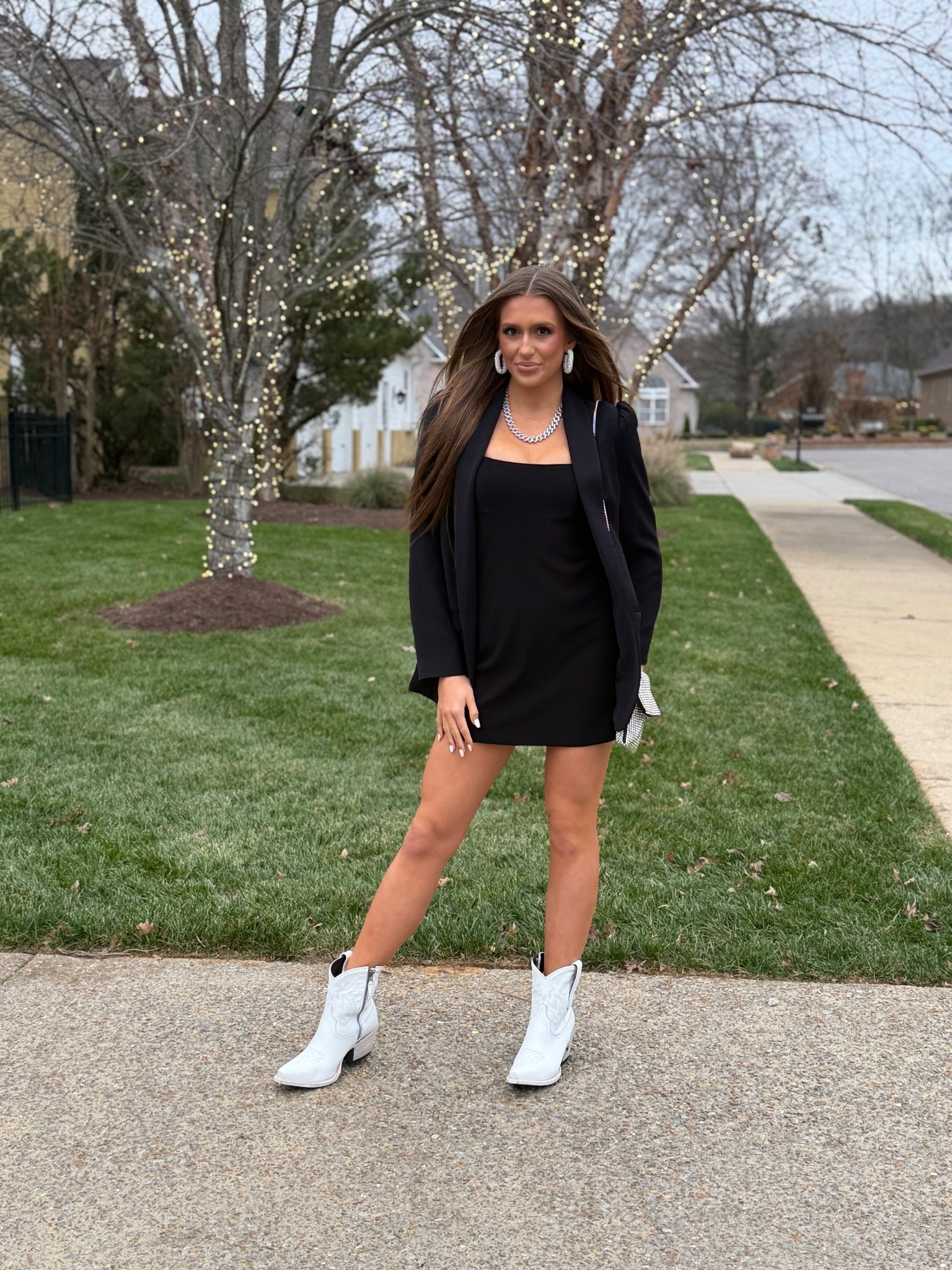 LBD 

#littleblackdress
#lbd
#boots

#LTKgrwm #LTKootd #LTKdayinmylife
