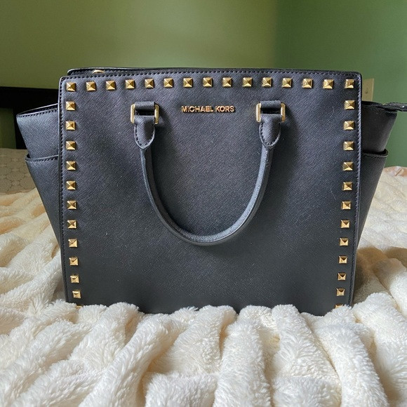Gorgeous Large Size Michael Kors Studded Selma Tote | Poshmark