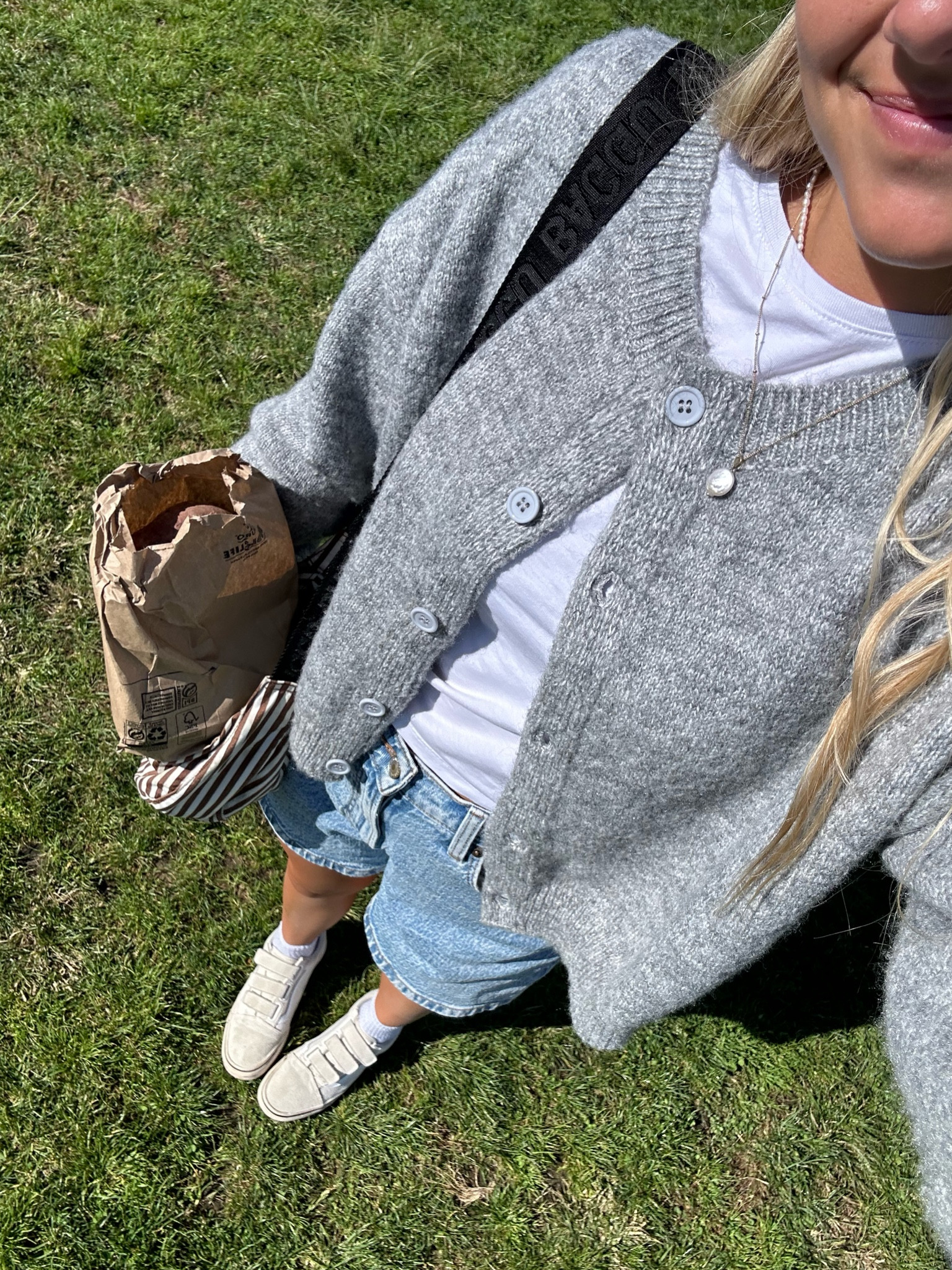 sunday farmers market fit!

Sweater is from Beginning Boutique, use code ‘BBX15ABI’ for $$ off!! 

#LTKStyleTip #LTKSeasonal #LTKFindsUnder100