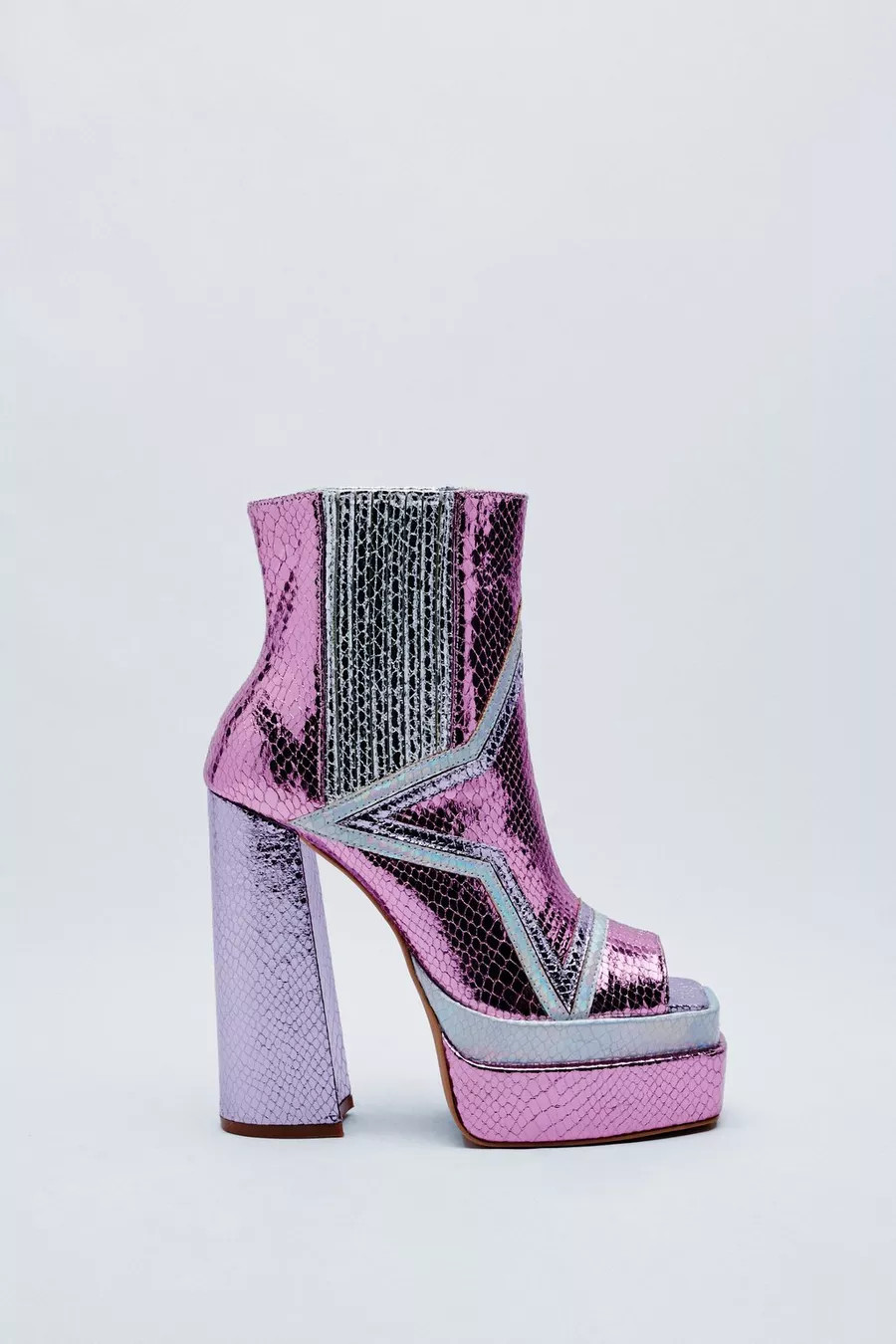 Faux Leather Croc Star Platform Boot | Nasty Gal (US)