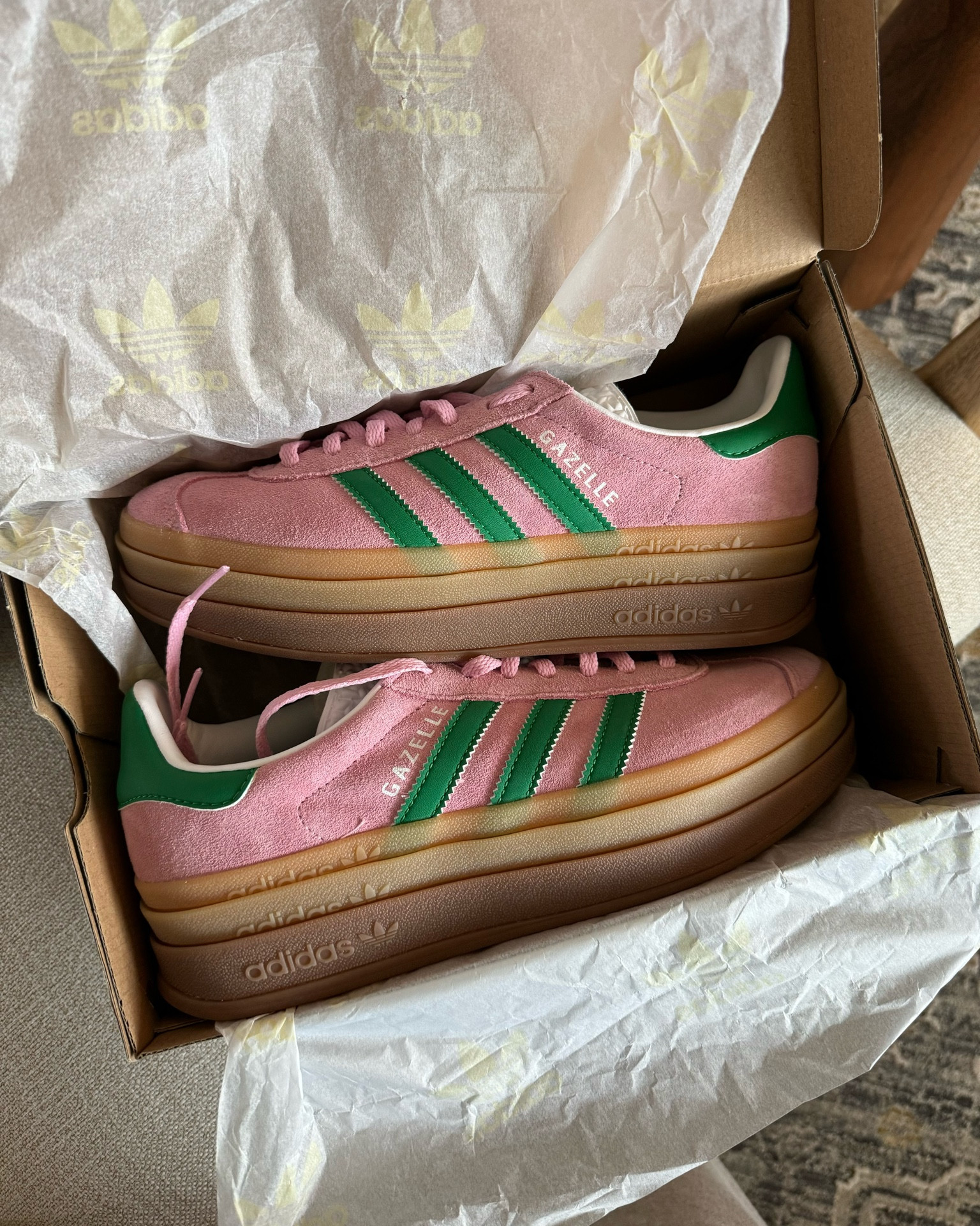 Happy Valentine’s Day to me 🥰🩷💚 obsessing over this color combo!!!! They run TTS, if in between sizes, size down!

Adidas Gazelle’s, pink and green, spring shoes, adidas, trending for spring 

#LTKshoecrush