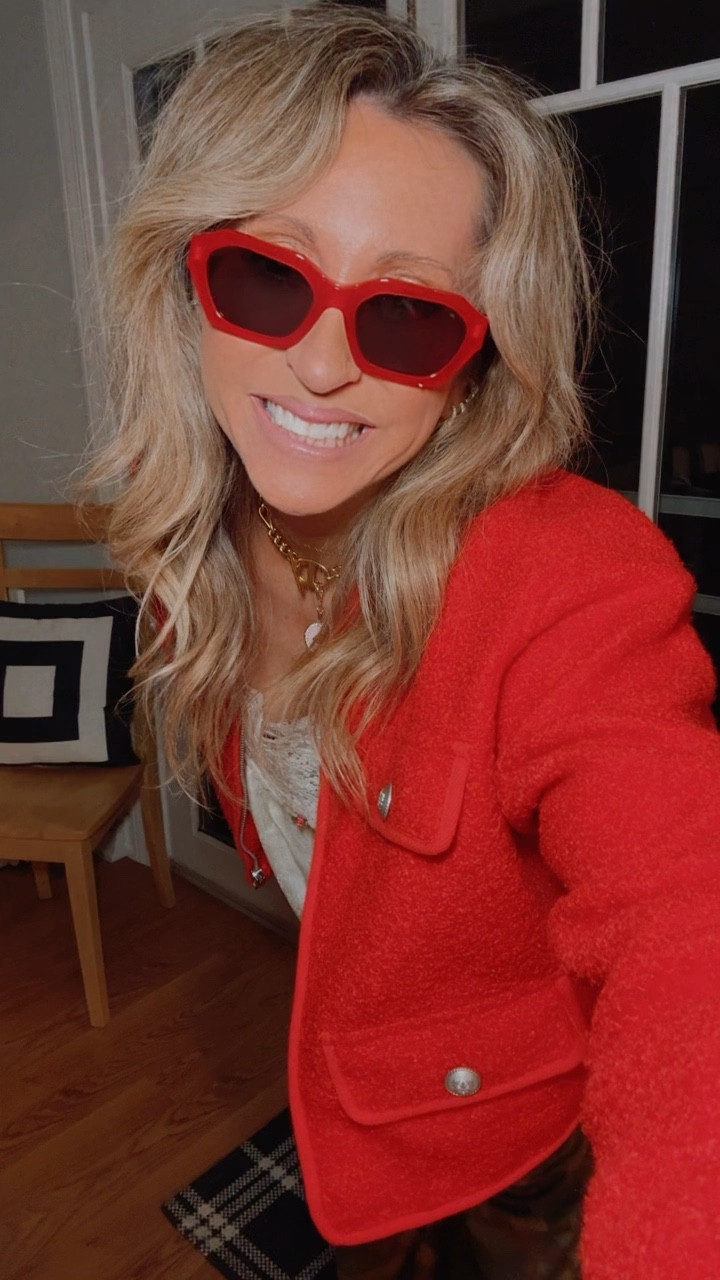 One thing that keeps me feeling good, is getting dressed everyday… it might sound silly, but it truly helps me get through the day… the pop of red is such a vibrant color… cheers to a week ahead of positivity…

Spring outfit, teacher outfit, work outfit, pop of color 

#LTKgrwm #LTKootd #LTKWorkwear