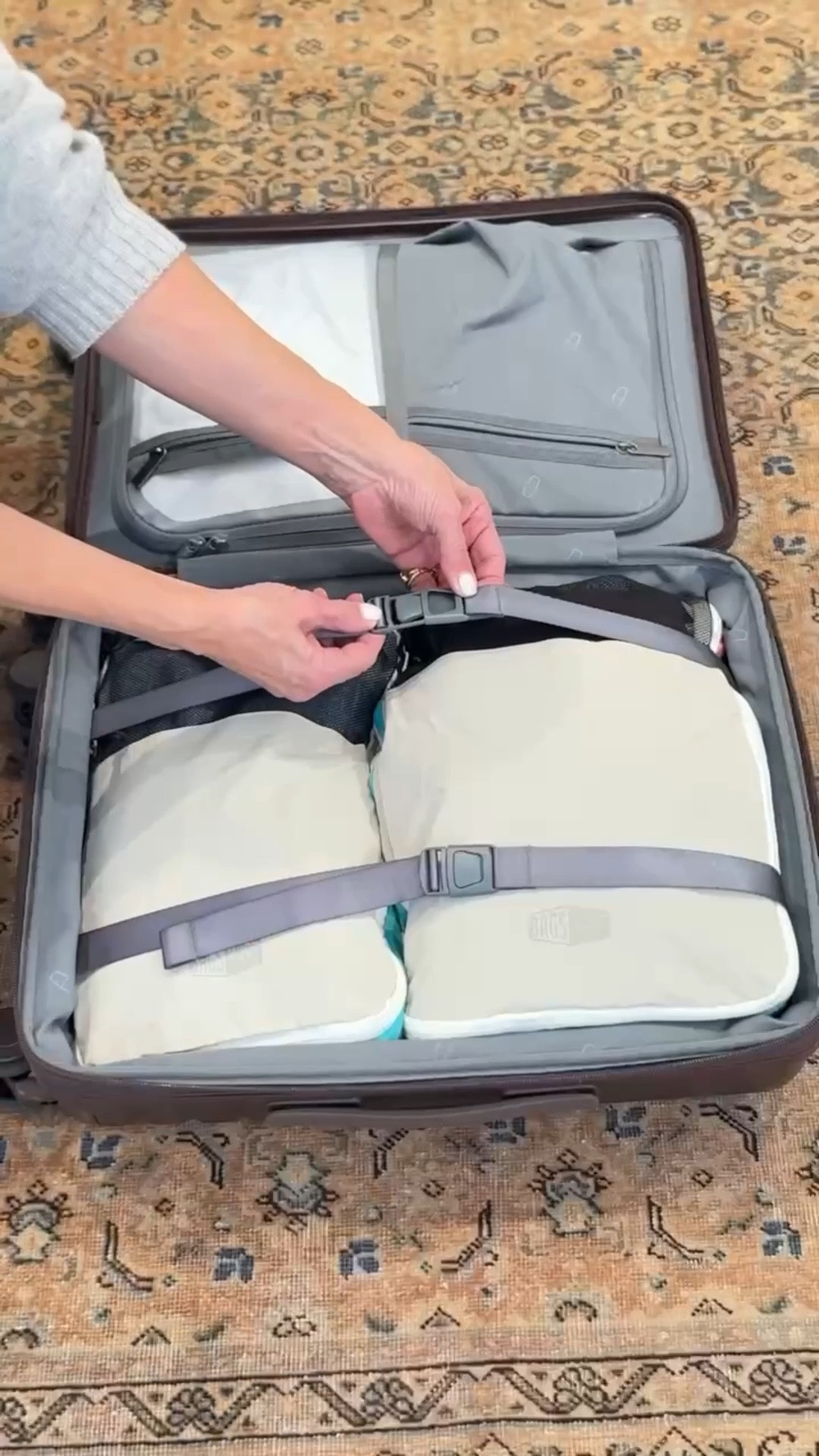 And we’re off…we both used this Bagsmart Carry on which was so useful when carrying the weekender bag.

@bagsmart_official #ad #paidlink