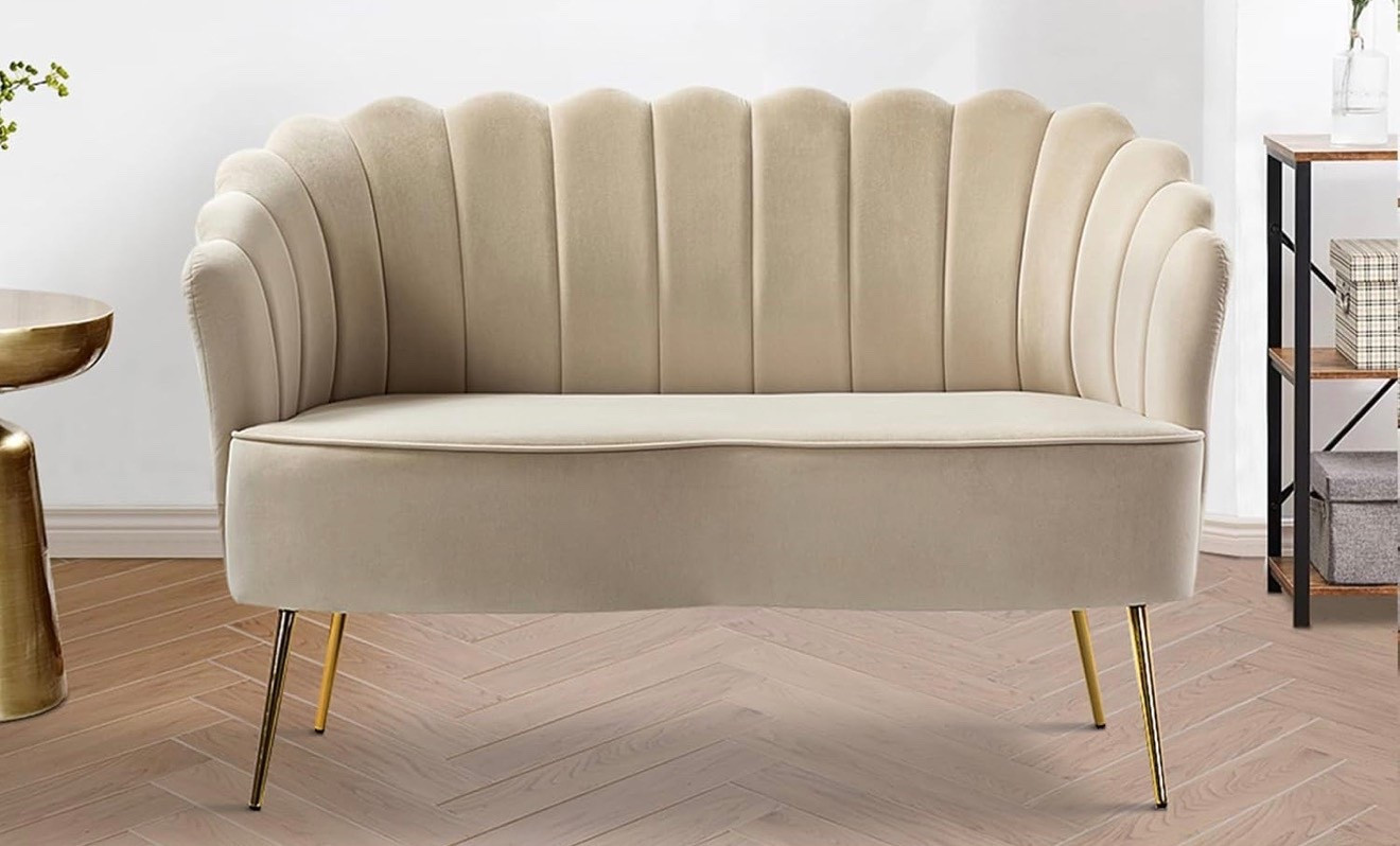 This settee will also go in oir sitting area and will add a little fun in contrast to the green chairs! 