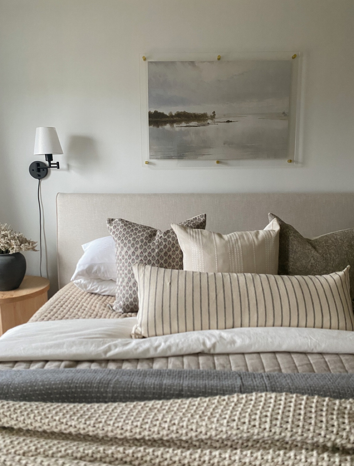 Modern cozy beadroom

#LTKhome #LTKFind #LTKSale