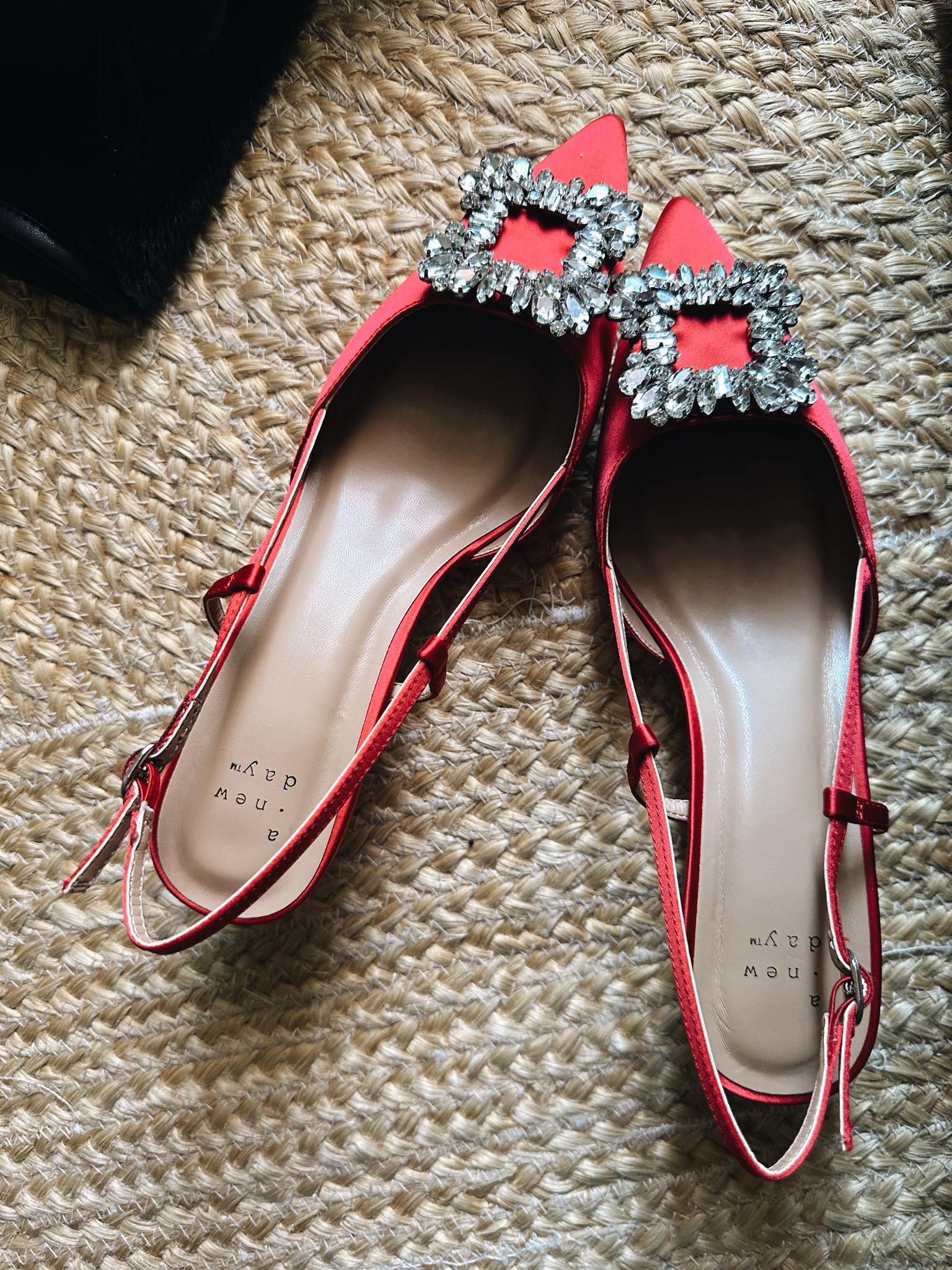 The prettiest shoes // fully stocked! Love in the black too. Holiday approved 🖤❤️

#LTKFindsUnder50 #LTKShoeCrush #LTKSaleAlert