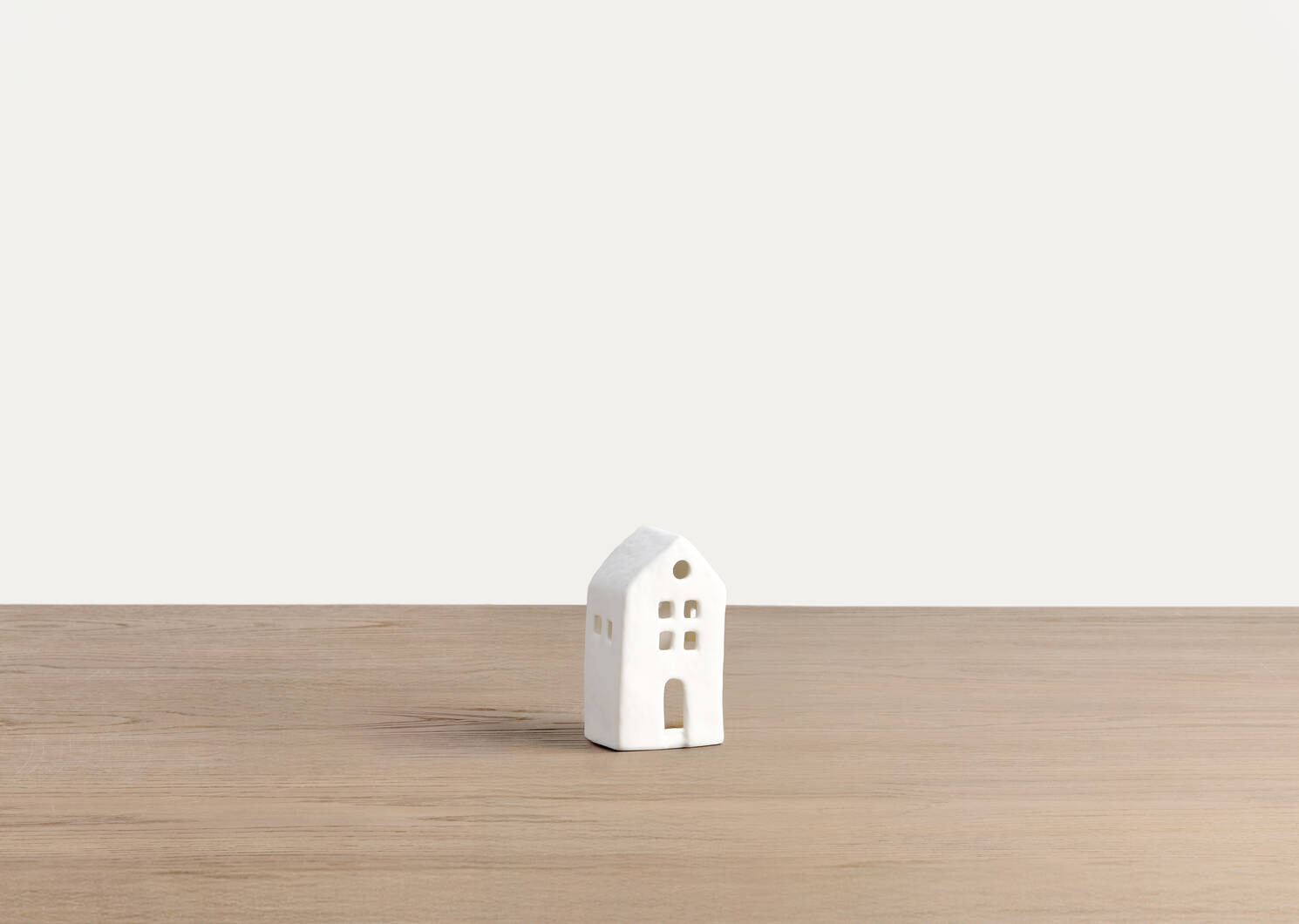 Bowen LED House Small | Urban Barn