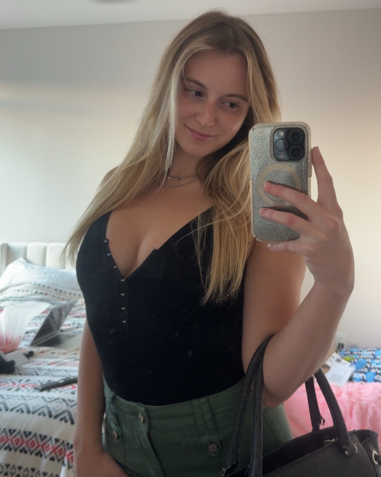 Silver accessories & my go to purse👜

#LTKStyleTip #LTKItBag