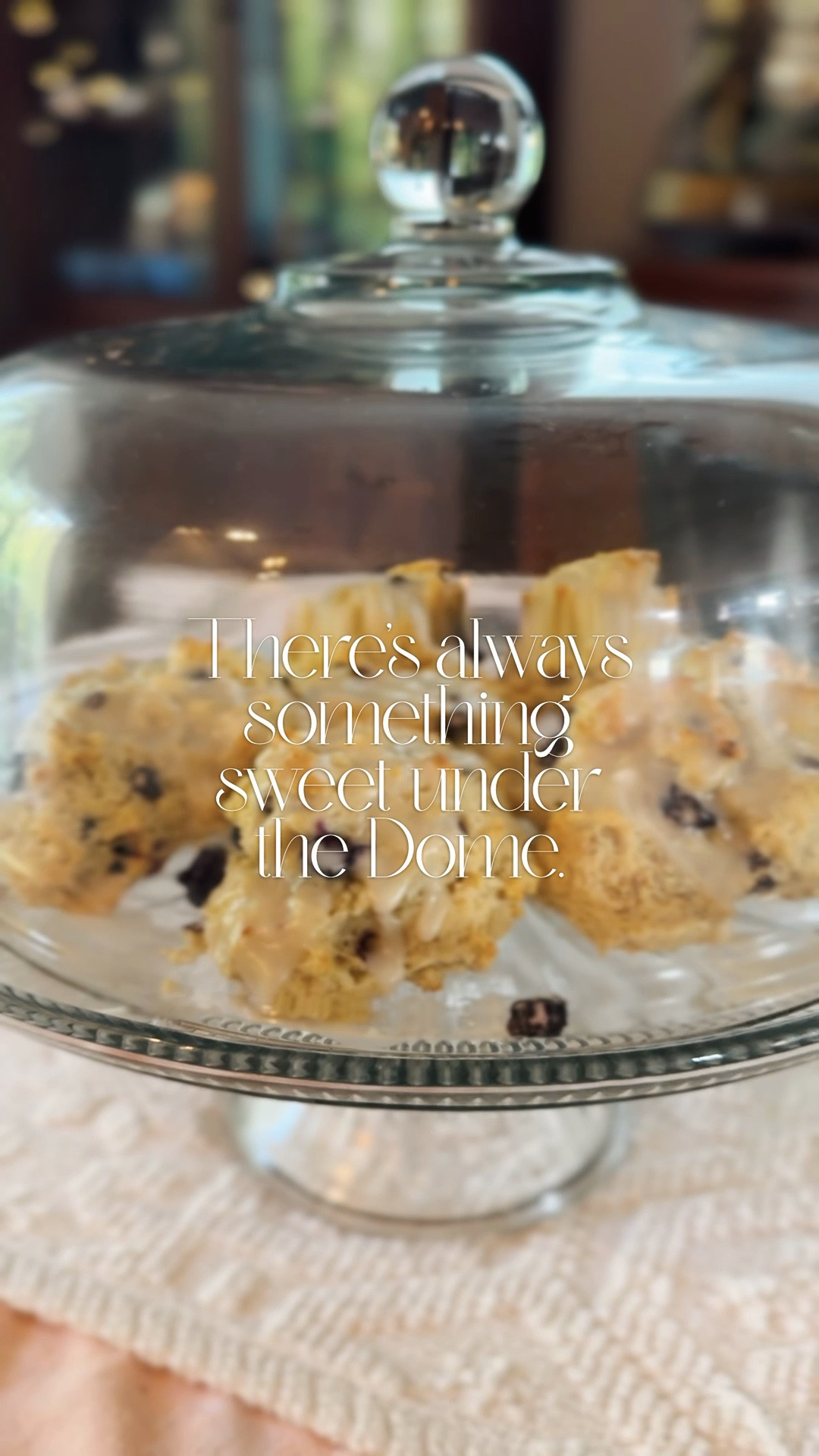 Normalize keeping the cake stand out + full 🤍 There’s something so cozy about having a little homemade treat sitting on the counter, ready to enjoy. Not everything has to be saved for a special occasion, the everyday moments are the good stuff too. 🍰✨

#LTKdayinmylife #LTKHome