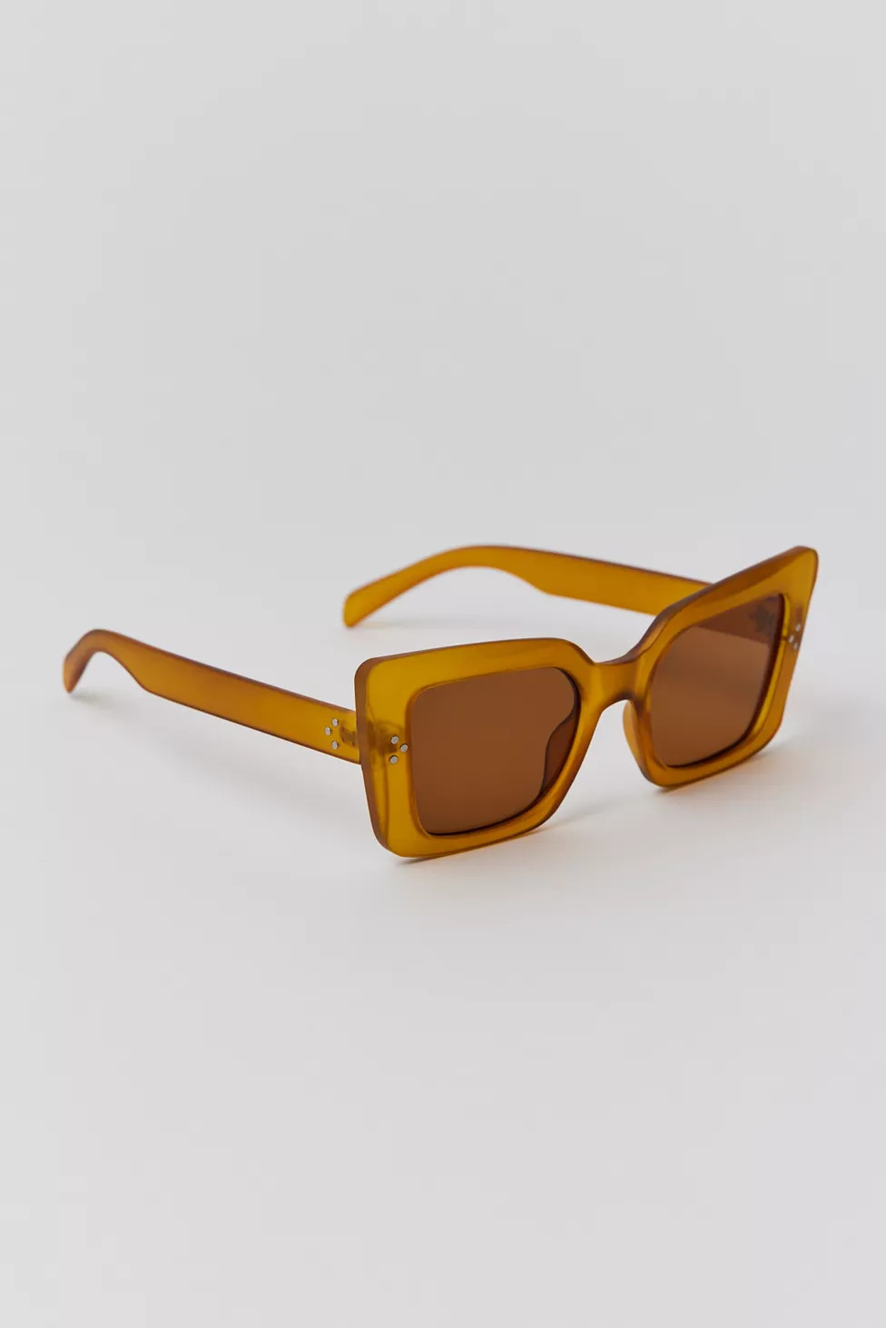 Isabella Angled Square Sunglasses | Urban Outfitters (US and RoW)