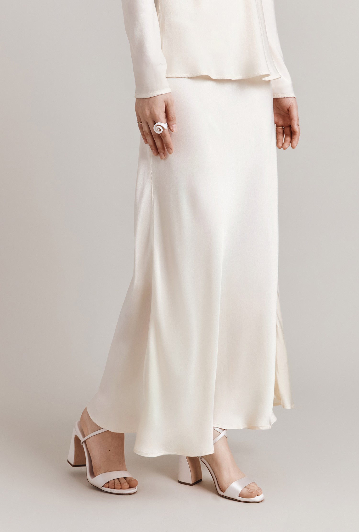 Jannae Satin Maxi Slip Skirt

                        Ivory | Ghost
