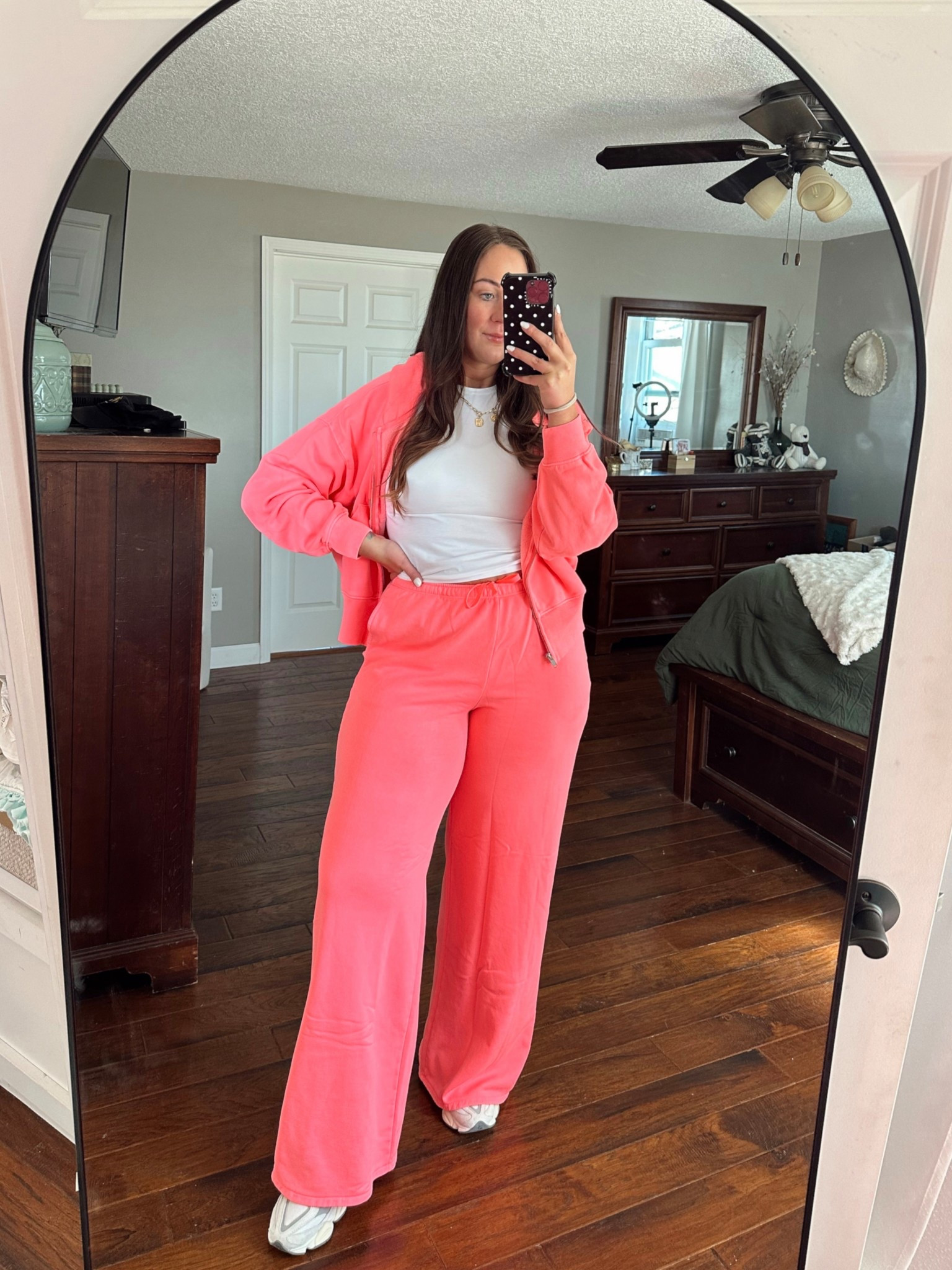 Gap friend and family sale get 40% off EVERYTHING! Their sweat sets are my favs!! Everything come in short, regular, and tall lengths! Wearing large tall

Matching sweat sets
Viral gap sweat set
Midsize spring outfits 2026

#LTKTall #LTKMidsize #LTKSaleAlert