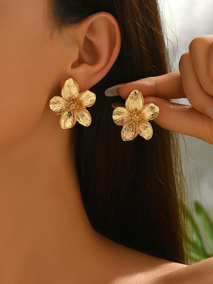 1 Pair Vintage Elegant Golden Flower Stud Earrings, | SHEIN | SHEIN