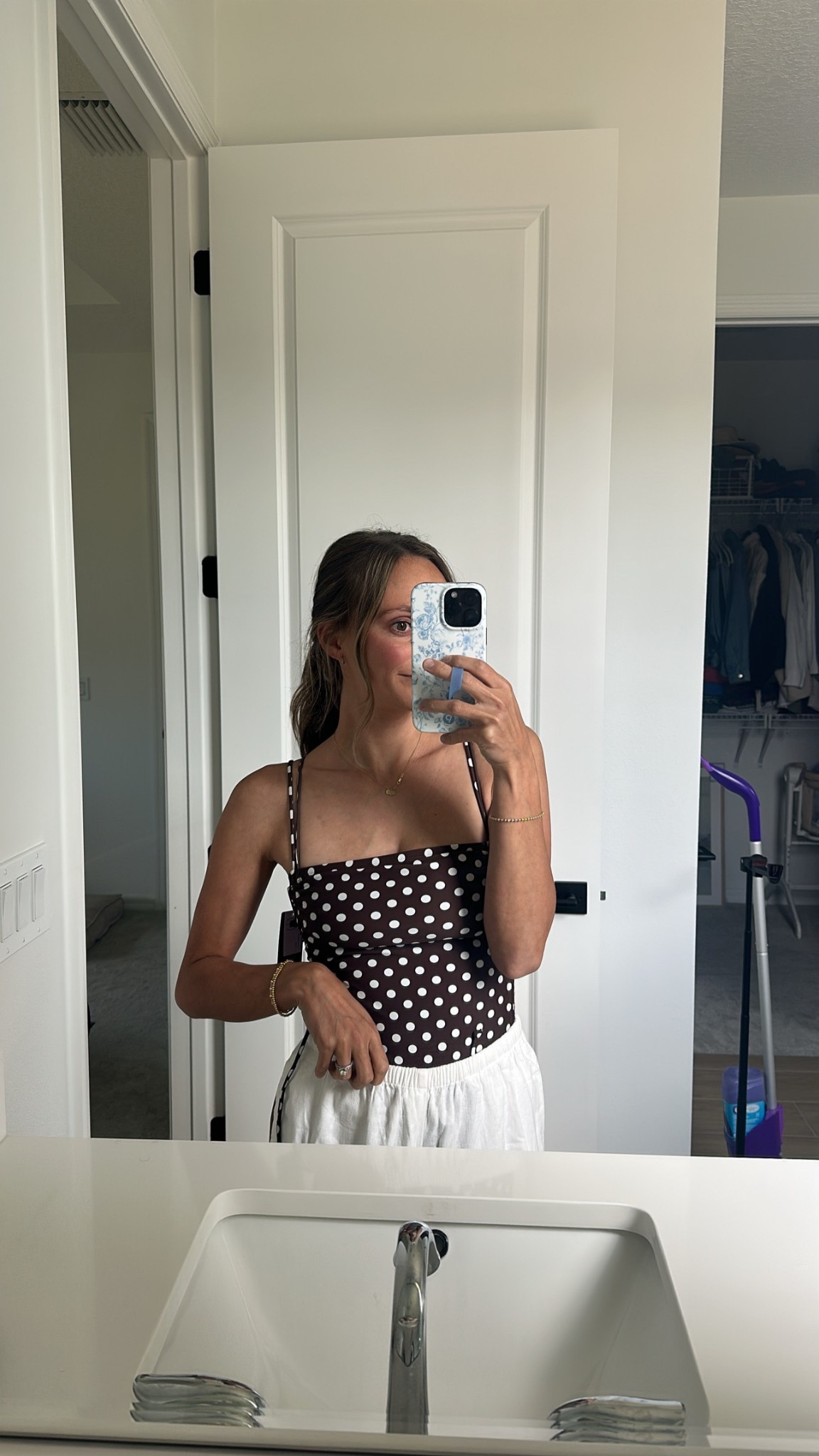 summer look🤍🤎

swimsuit: wearing size small
linen pants: wearing size x-small

Mom style/ summer look/ swimsuit/ one piece 

#LTKFindsUnder100 #LTKStyleTip #LTKSwim