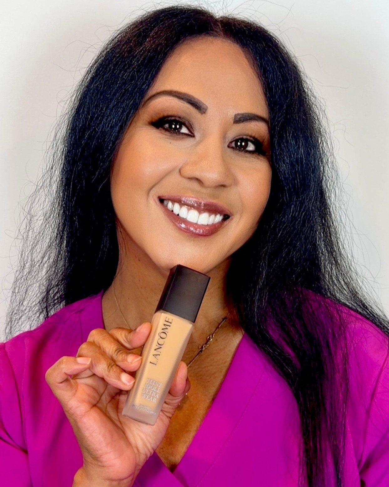 The camera doesn’t lie. And neither does great skin. 💄✨
.
When @lancomeofficial lands in your hands, it’s not just makeup it’s armor. It’s craft. It’s the invisible layer of confidence that walks into a press junket, a red carpet, a pit lane, and a Tuesday morning content shoot without skipping a beat.
.
As an actress, journalist, and influencer my face is literally part of my résumé. Every camera flash, every interview setup, every brand activation demands skin that doesn’t just survive the spotlight… 
.
But let me get real with you for a second. 👇
Being multifaceted  truly multifaceted is one of the most misunderstood things you can be.
.

To every creator, journalist, actress, or woman wearing multiple crowns:
Has this ever happened to you? Have people in your circle even other influencers gotten distant when your opportunities expanded? 👇 
.

#Lancome #MakeupForActresses #InfluencerLife #ContentCreatorLife  #GiftedByLancome