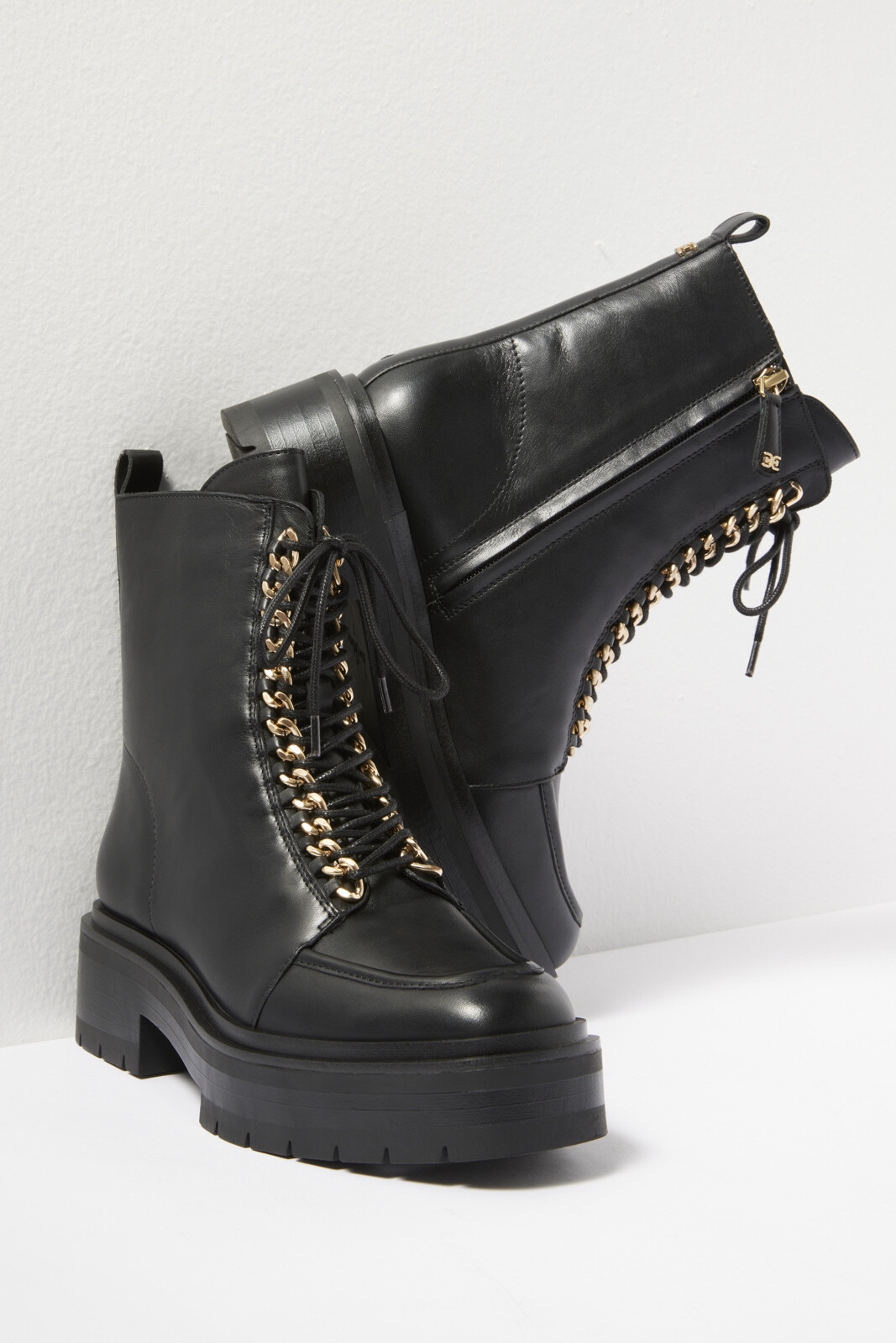 Lovrin Boot | Evereve