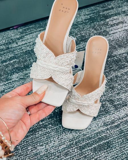 Woven mule sandals for summer! Love these to style with dress ✨

#LTKfindsunder50 #LTKshoecrush #LTKstyletip