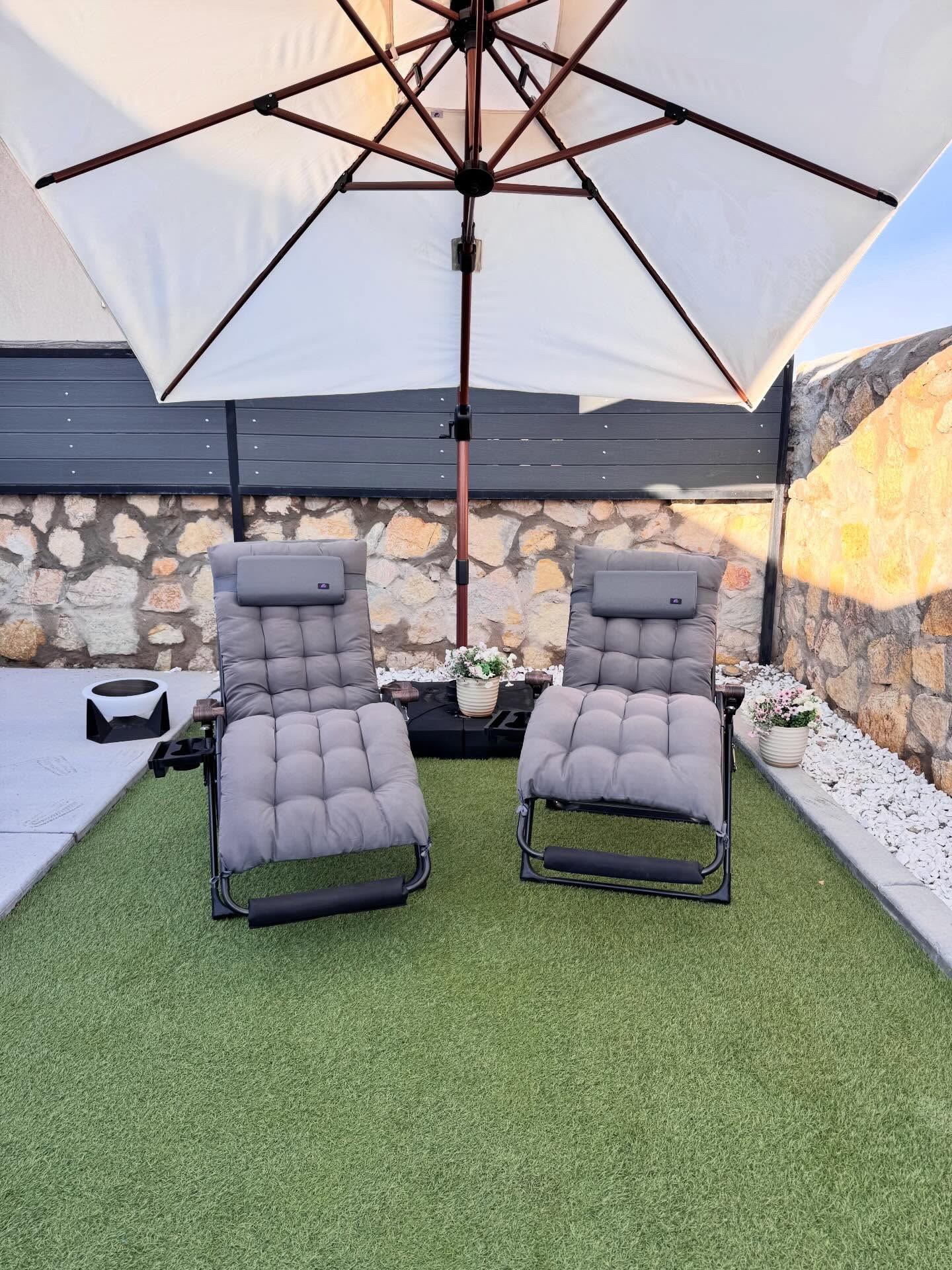 After a chilly week and some rain and snow, I am ready for this weekends warmer weather and some time outside!
You can find us out here relaxing in our zero gravity reclining chairs from @purpleleafgarden 
What are your weekend plans?

NORDHAUS10 gets you 10%off. Link in bio 

#purpleleaf #patiochairs #outdoorfurniture #outdoorchairs