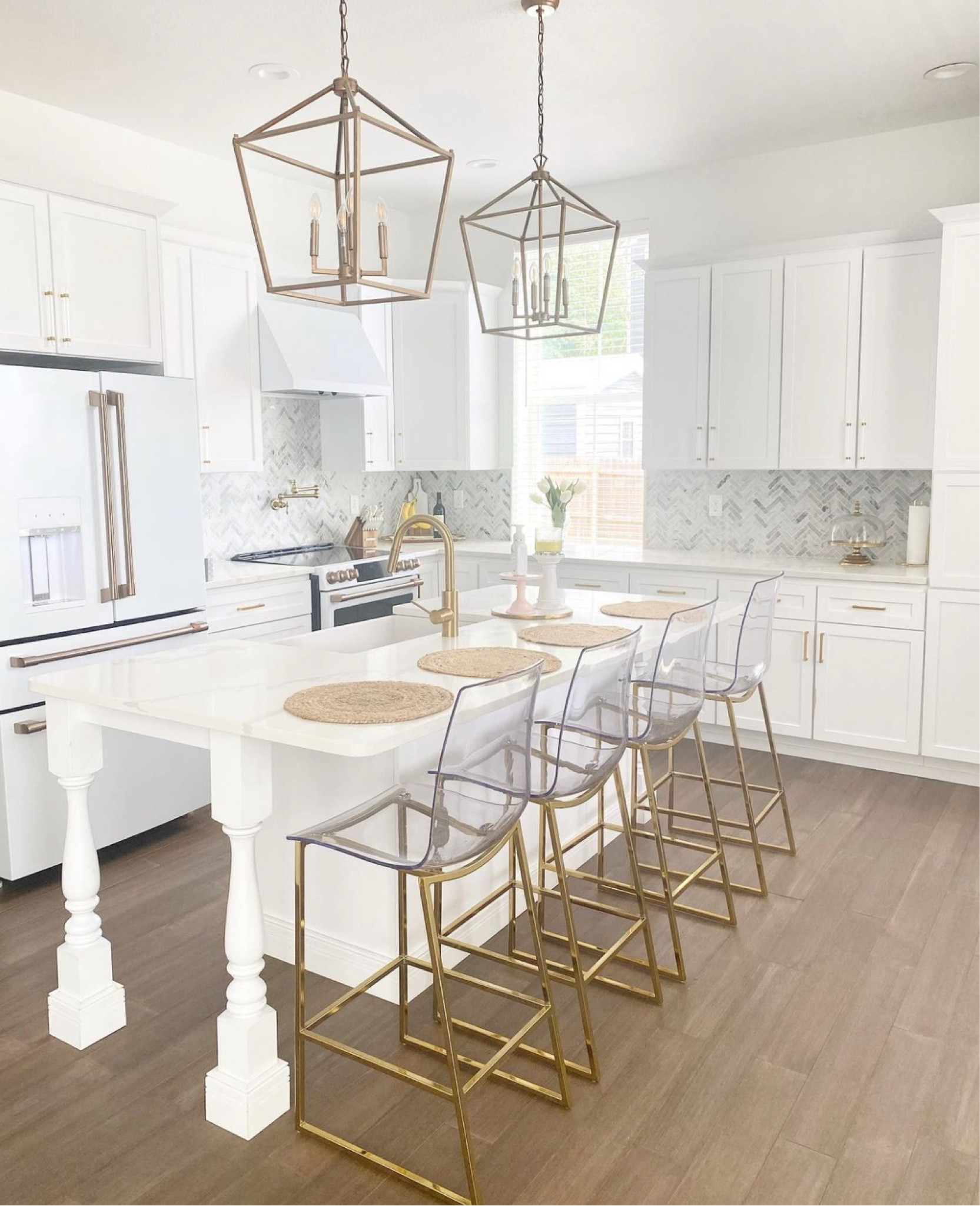 Way Day Sale
Wayfair Sale
White and gold kitchen 
Gold acrylic bar stools 

#LTKSale 

#LTKhome #LTKstyletip