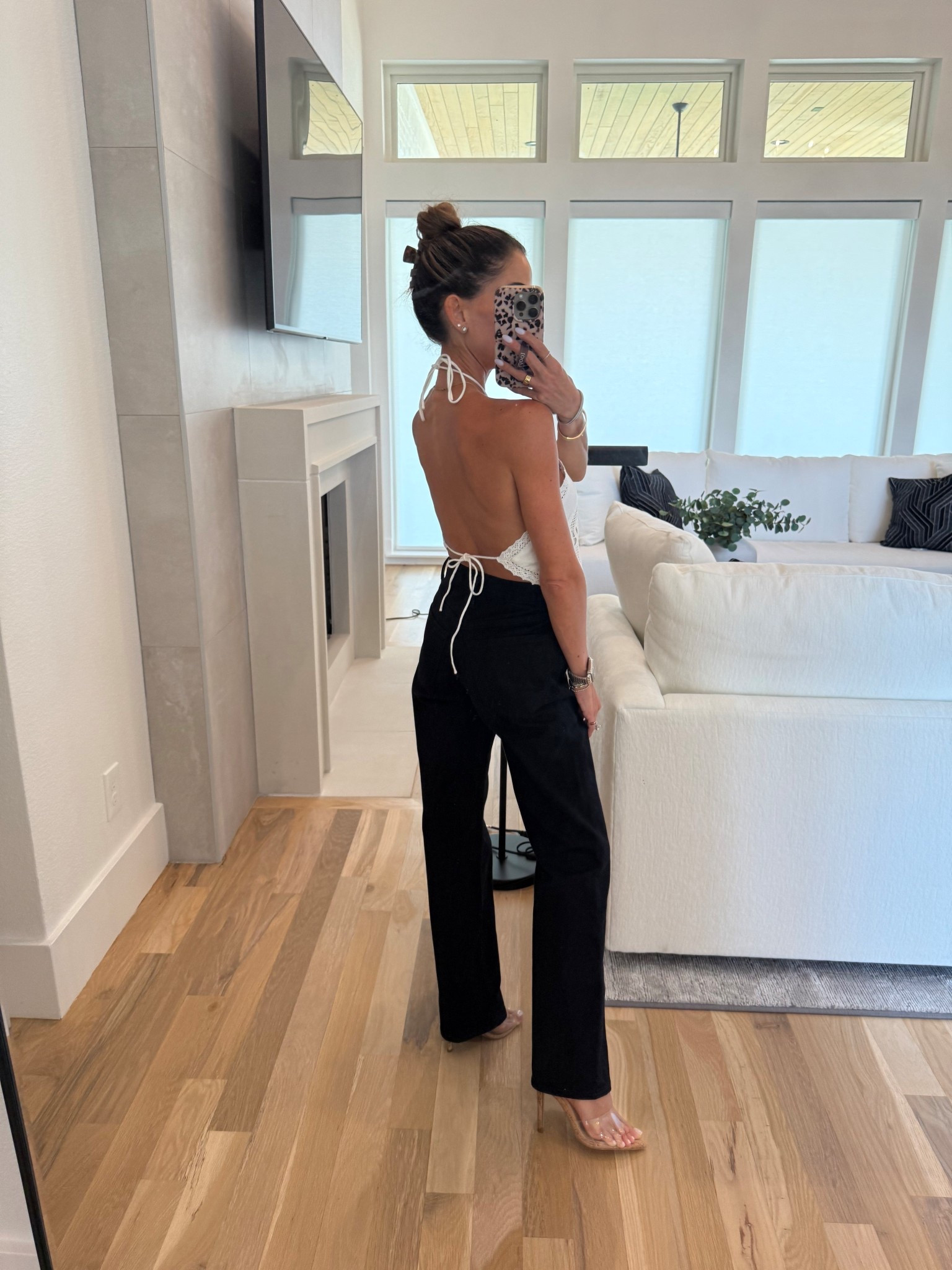 Apron top style size xxs relaxed jeans size 23xs 

#LTKPetite #LTKSaleAlert #LTKFindsUnder100