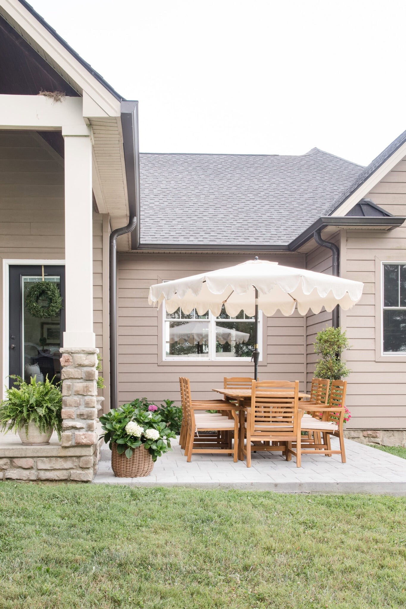 Spring dining patio

#LTKFindsUnder100 #LTKHome #LTKSeasonal