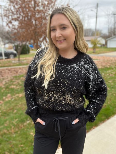 Sequin sweater for the holidays! 


House of Harlow, revolve, Christmas sweater, holiday sweater

#LTKSeasonal #LTKHoliday