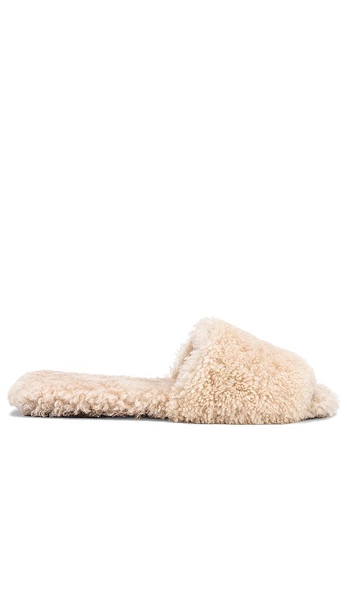 RAYE Shearling Sandal in Neutral. - size 10 (also in 6,6.5,7,7.5) | Revolve Clothing (Global)