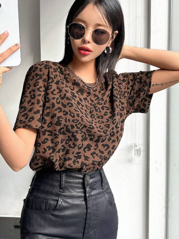 DAZY Leopard Print Loose Fit Short Sleeve T-Shirt With Round Neck | SHEIN