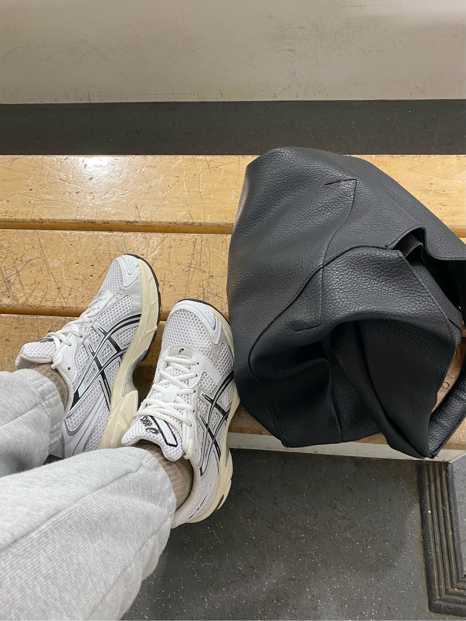 Early am hockey practice 🏒 

#aritzia #asics #asicsgel1130 #bananarepublic