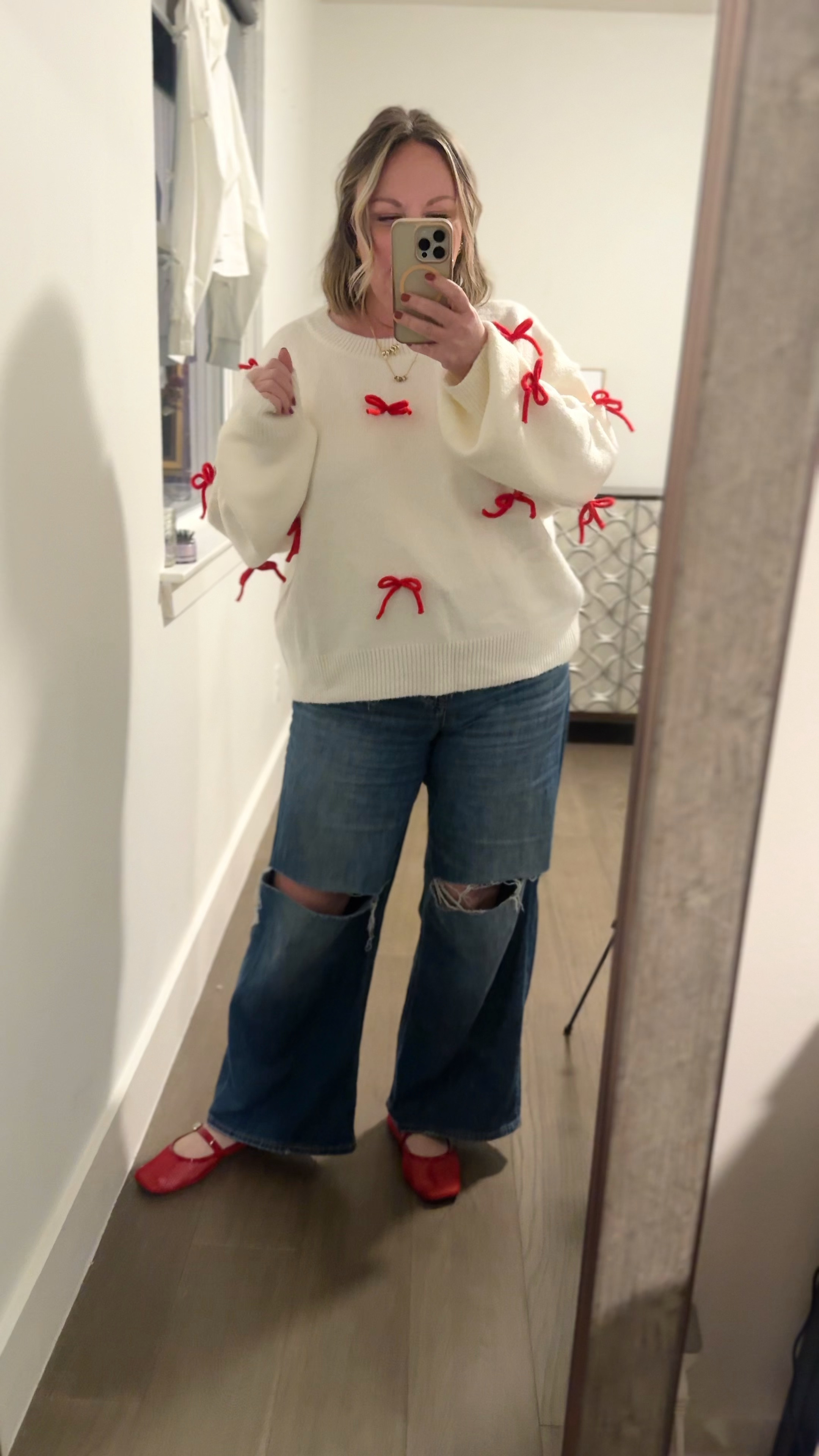 The SOFTEST sweater I own. I loved every single minute wearing it (and there WILL be more minutes) 

Large in top, size 10 jeans, flats tts

#LTKSeasonal #LTKStyleTip #LTKFindsUnder50