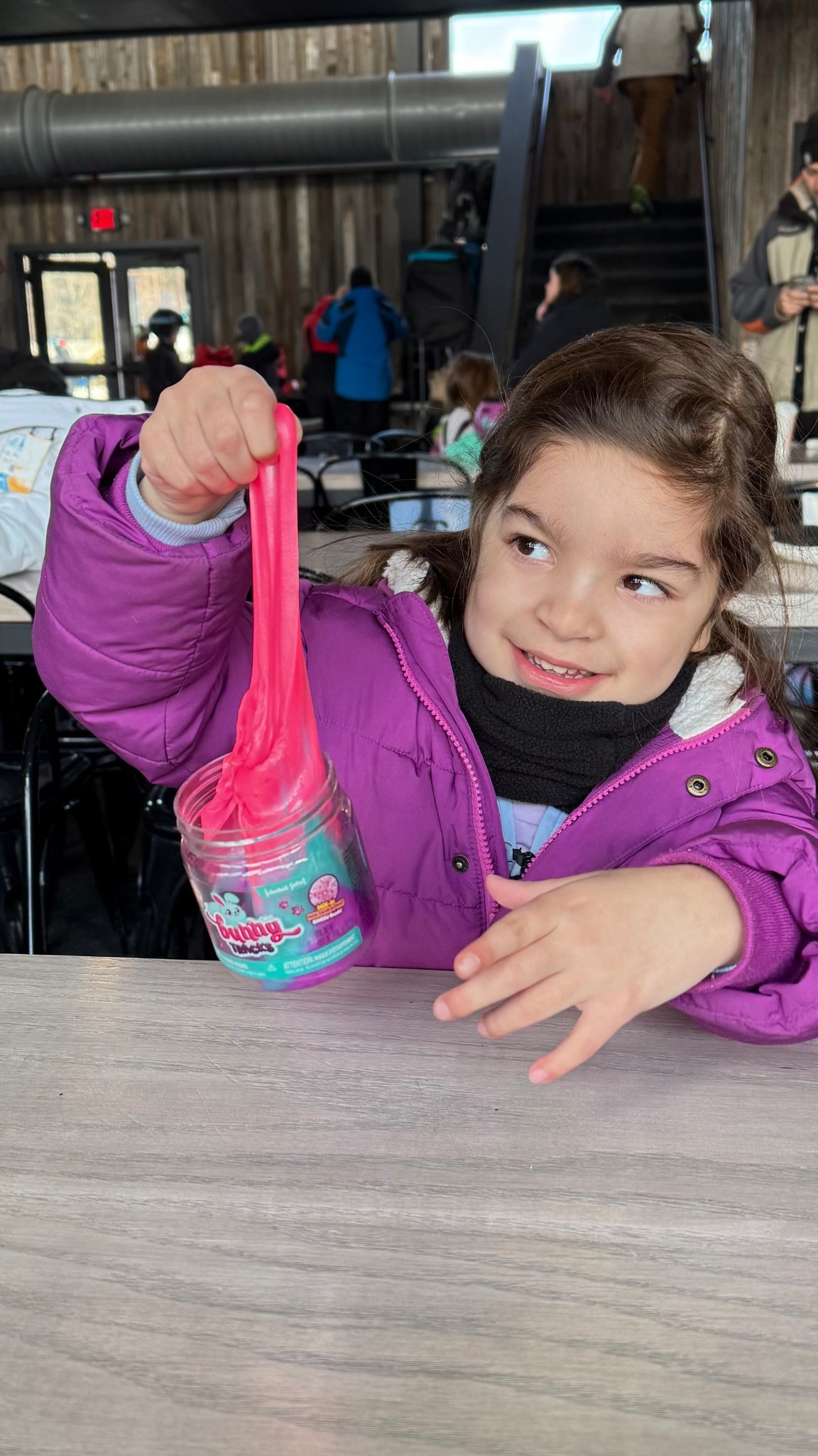 Ski lodge slime fun! #kidsactivities

#LTKKids #LTKFamily #LTKFindsUnder50