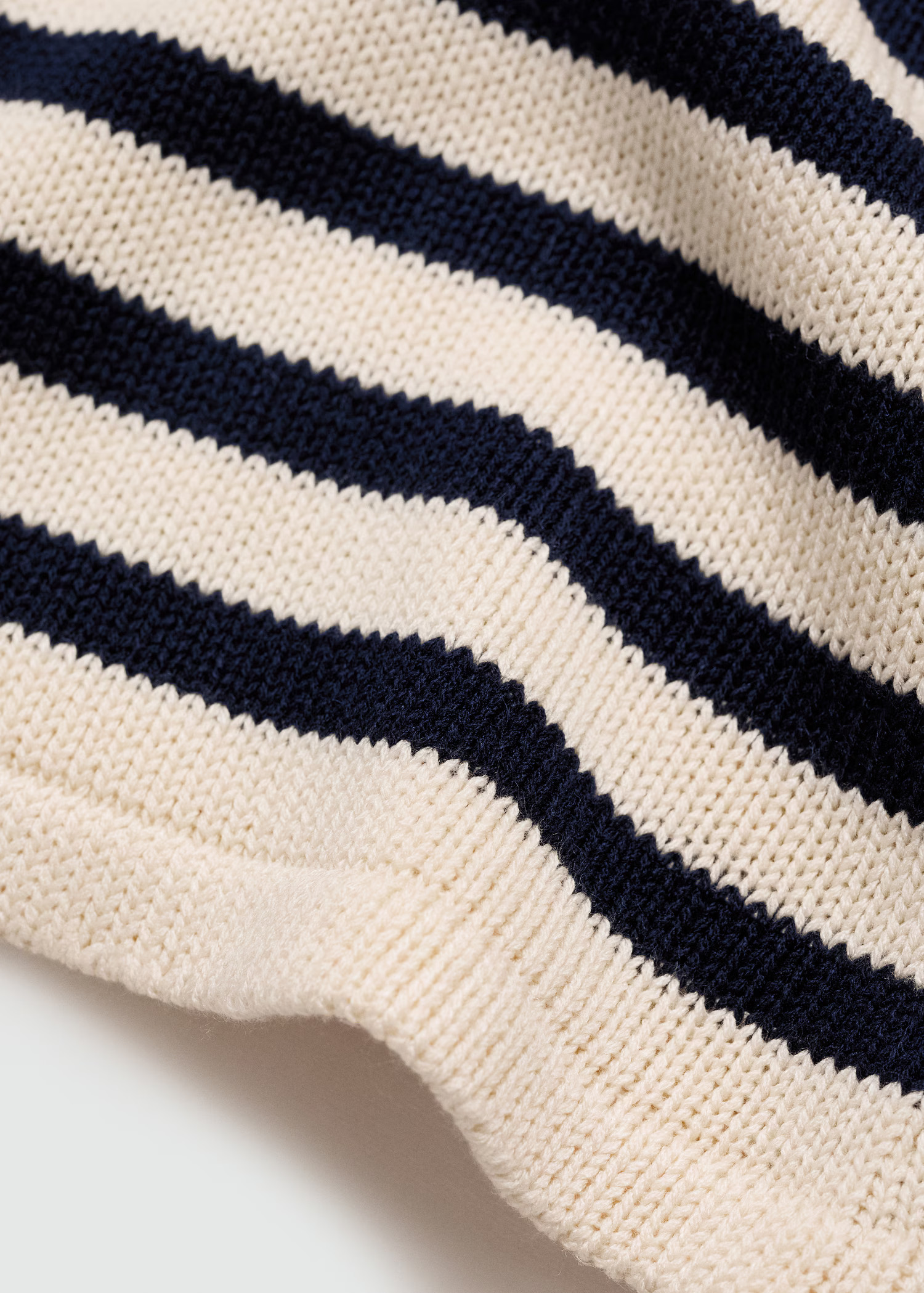 Knitted cardigan with jewel button | Mango (US/MX/AU)