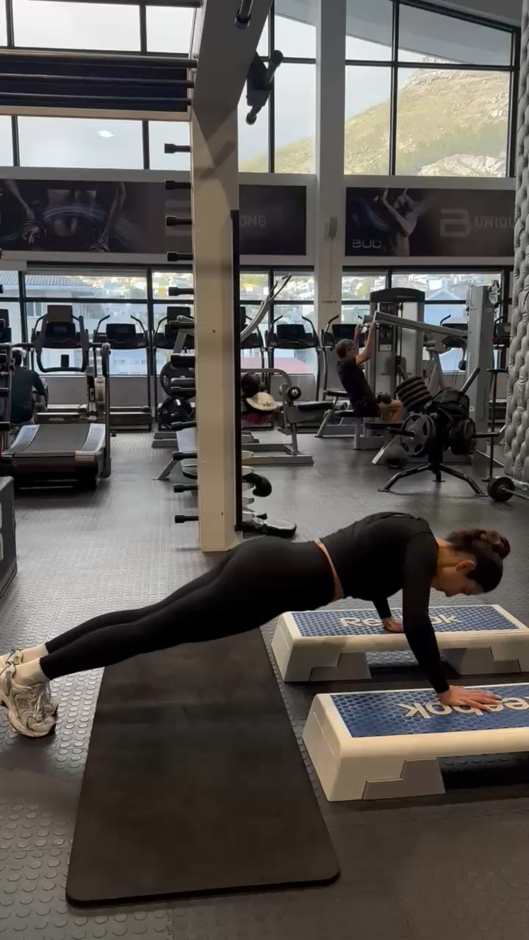 My favourite gym wear

Gym wear, athleisure, fitness, yoga, pilates, gym leggings, trainers, running shoes, New Balance, Year of Ours

#LTKuk #LTKfitness #LTKAprilSpotlight