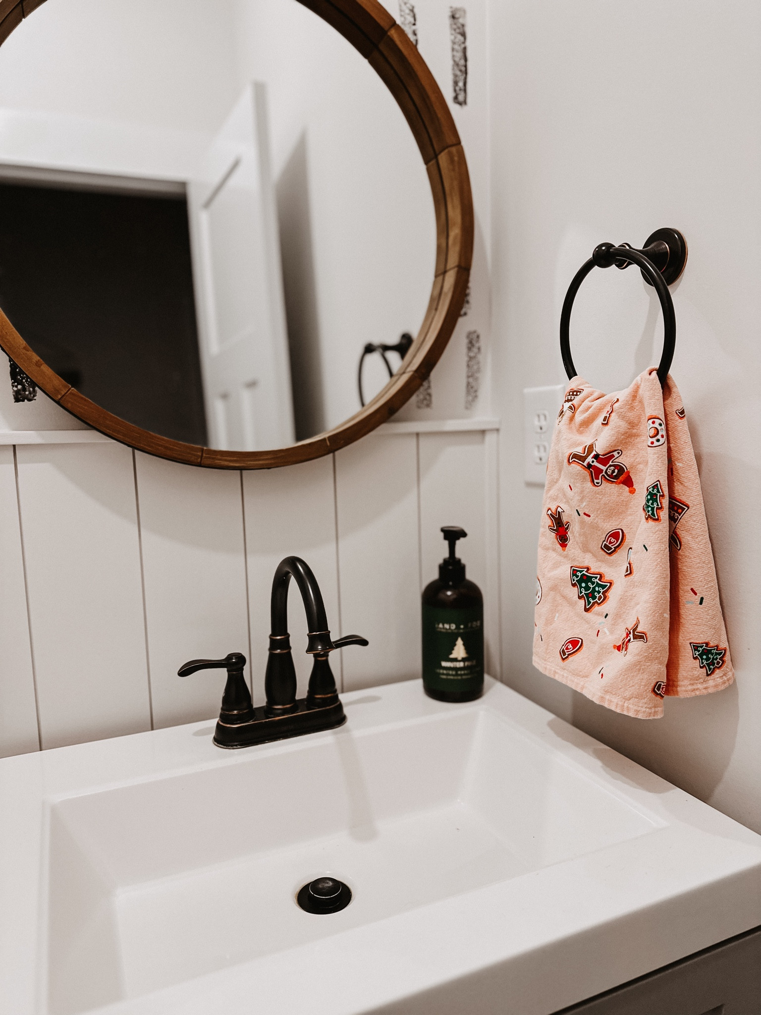 Because the bathroom has to be festive, too 🎄🎄

#LTKfindsunder50 #LTKSeasonal #LTKhome