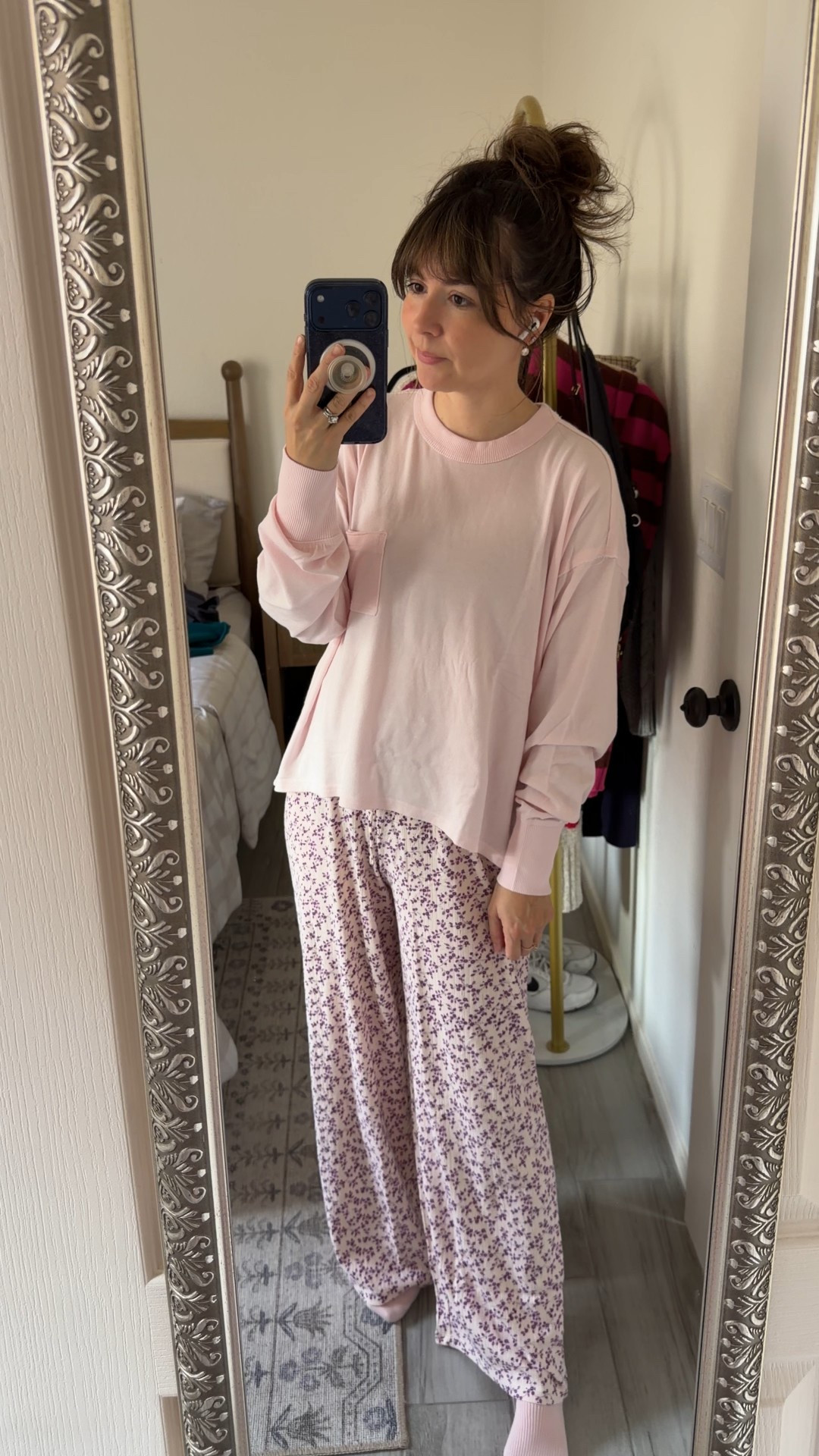 My favorite kind of pajamas: comfortable enough to sleep in, cute enough to wear around the house.
Easy fit, soft fabric, and nothing restrictive — which matters more than ever these days.
A true everyday staple.

Top XS 
Bottoms XS 

#LTKFindsUnder50 #LTKPetite