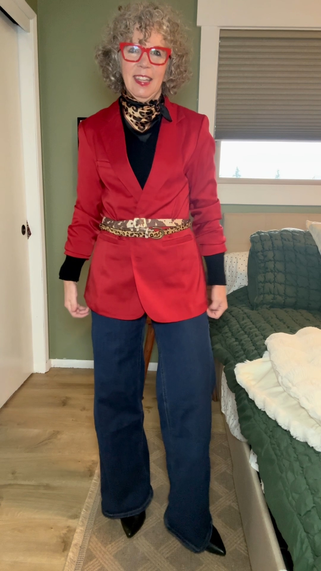 Tips and tricks 
I’m in a small blazer
Size 4 pants