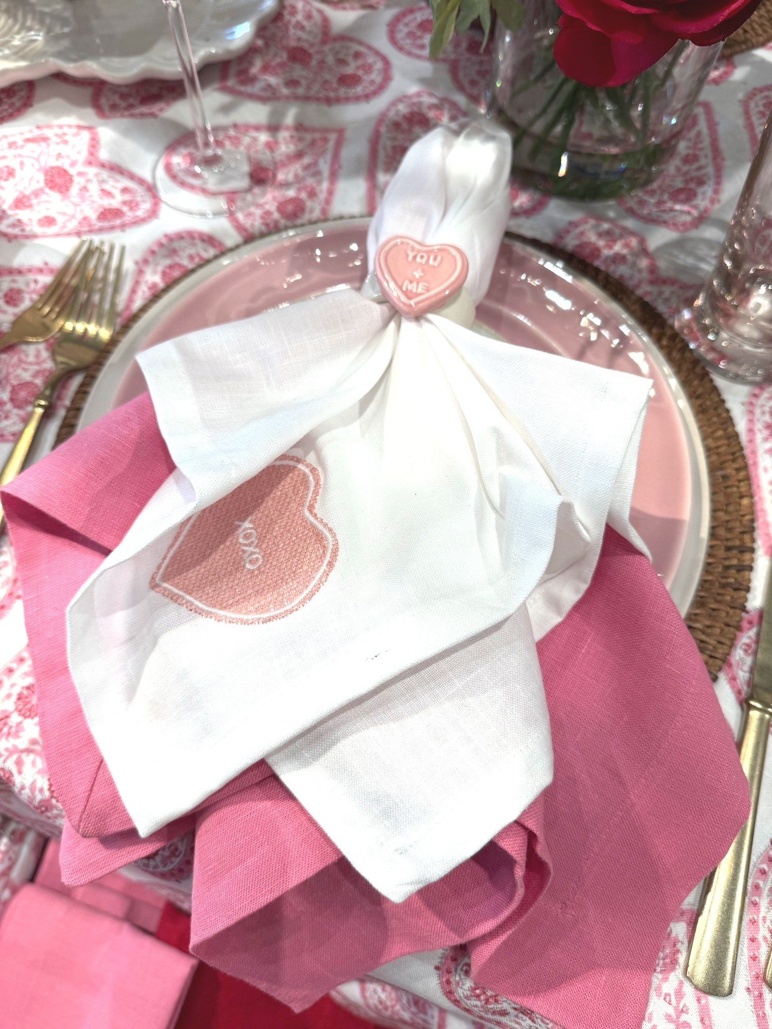 Pottery Barn Valentines Day napkin and dinnerware set up🤍💌💕

#LTKHome #LTKValentine