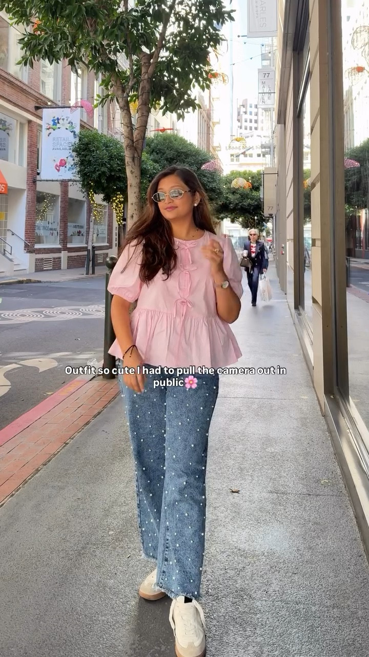 Now can you believe spring is my favorite? 🌸love this cute top by @89thmadison , perfect spring vibes! 

Are you ready for spring? 

#springoutfit #89thmadison #cutetop #ootd #sfo