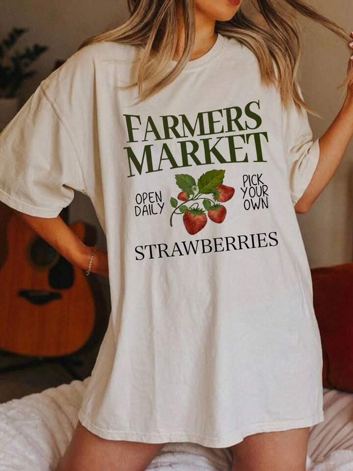 SHEIN EZwear Oversized Strawberry Printed Round Neck Short Sleeve T-Shirt | SHEIN