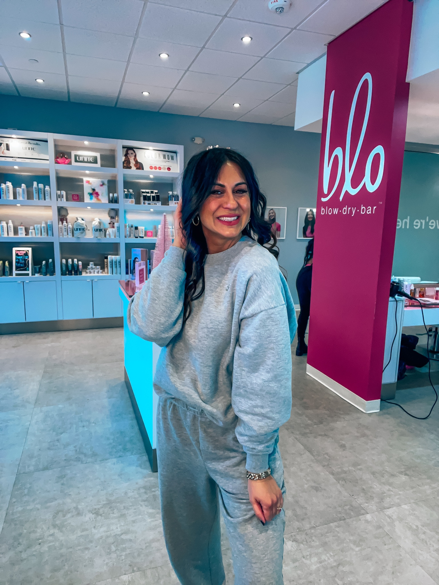 My favorite alo yoga matching set sweatsuit in Grey. So comfortable and cute styled with gold accessories, tennis shoes and my favorite purse. An easy gift for her or even white elephant gift. A seasonal moment good year round. 
.
.
.
.
#sweatpants #crewneck #aloyoga #matchingset #momstyle #30somethings #giftsforher 