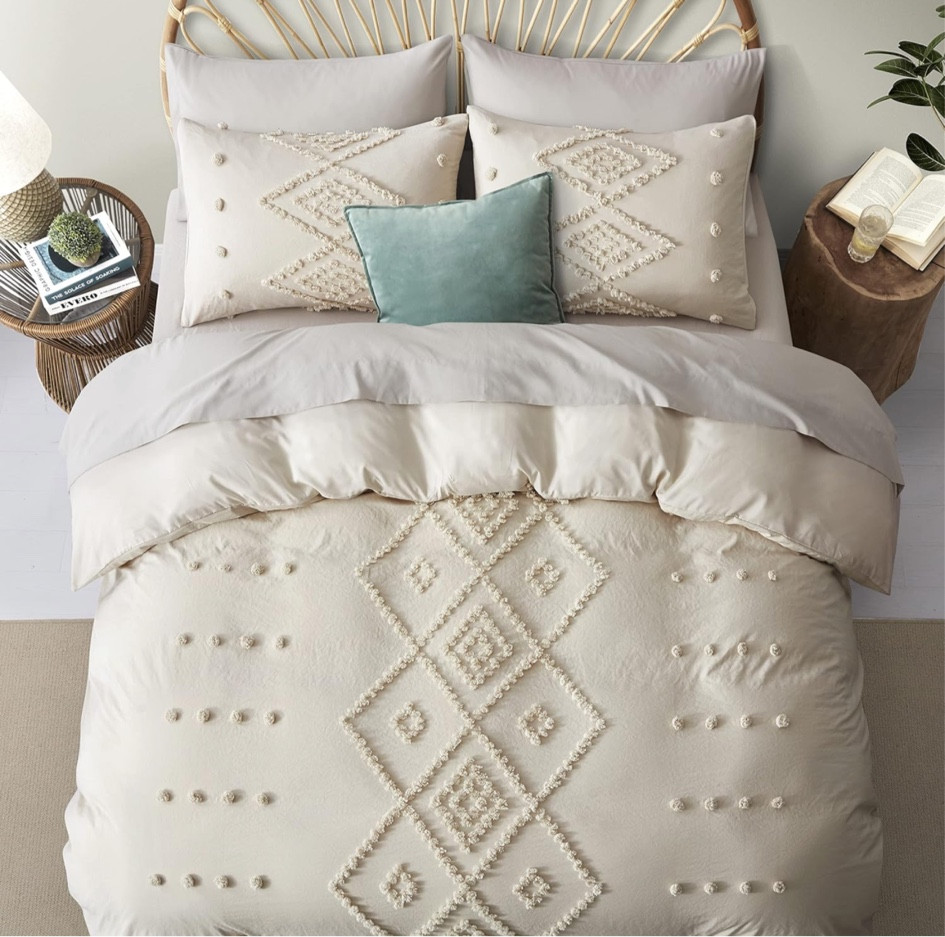 3 Piece Boho Embroidery Shabby Chic Bedding Set

ON SALE!!

Under $30!!!

#home #bedroom #bedroomdecor #Boho #bohodecor #westerndecor #western #musthave #save  

#LTKCyberWeek #LTKhome #LTKHolidaySale