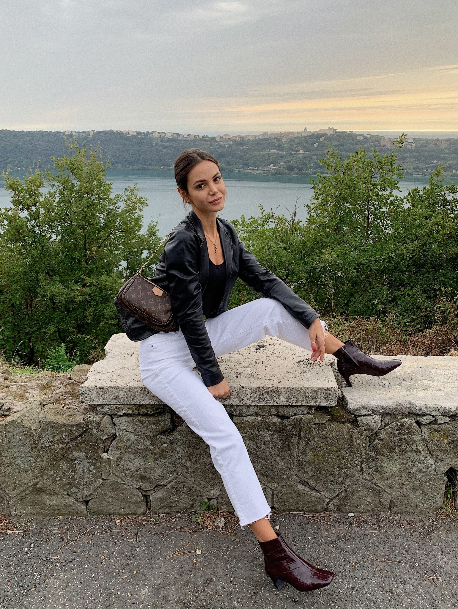 Fall black and white outfit

#LTKautumn #LTKstyletip #LTKeurope