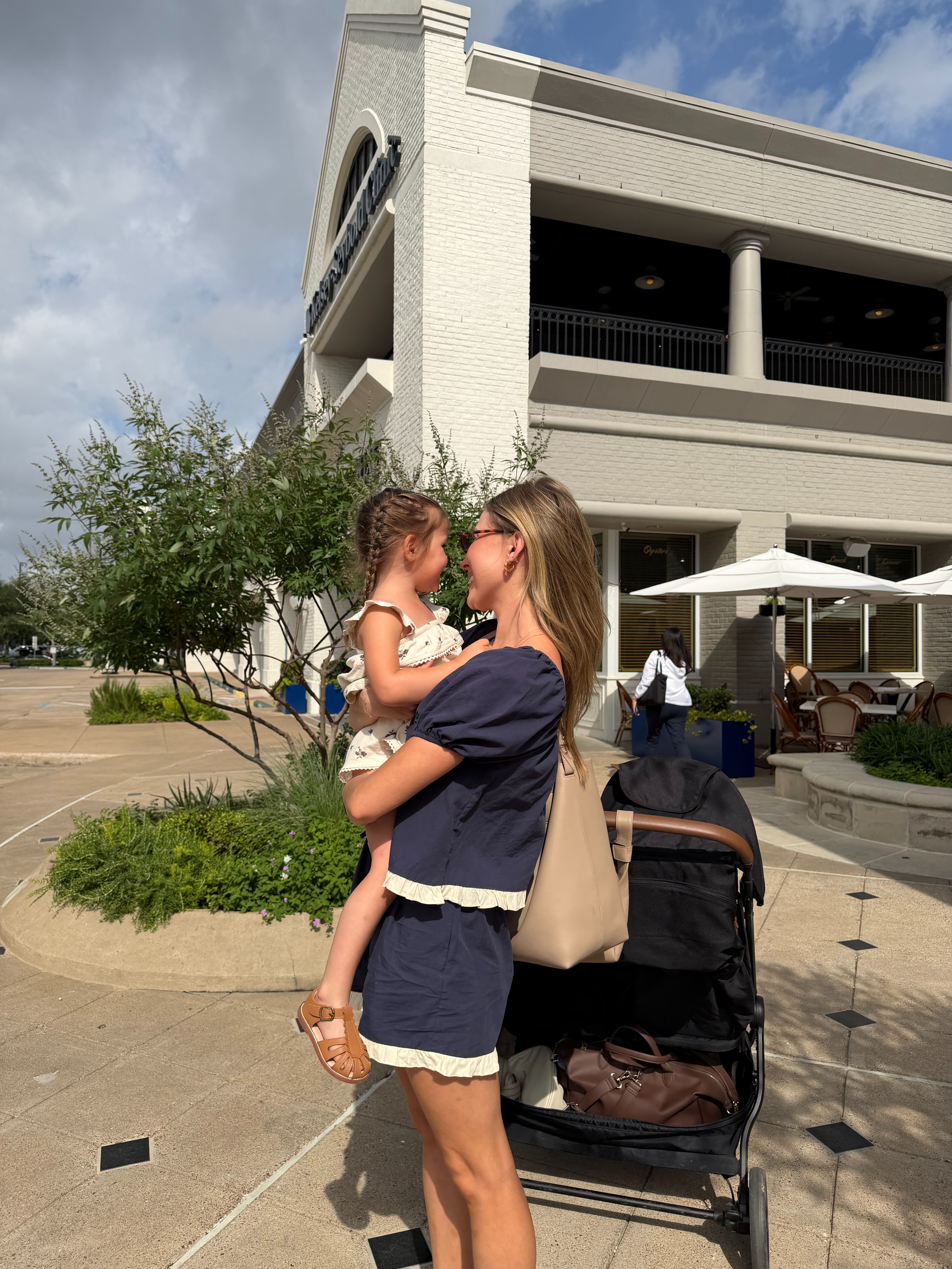 Nursing friendly summer mom outfit - size S in the set!
 

 