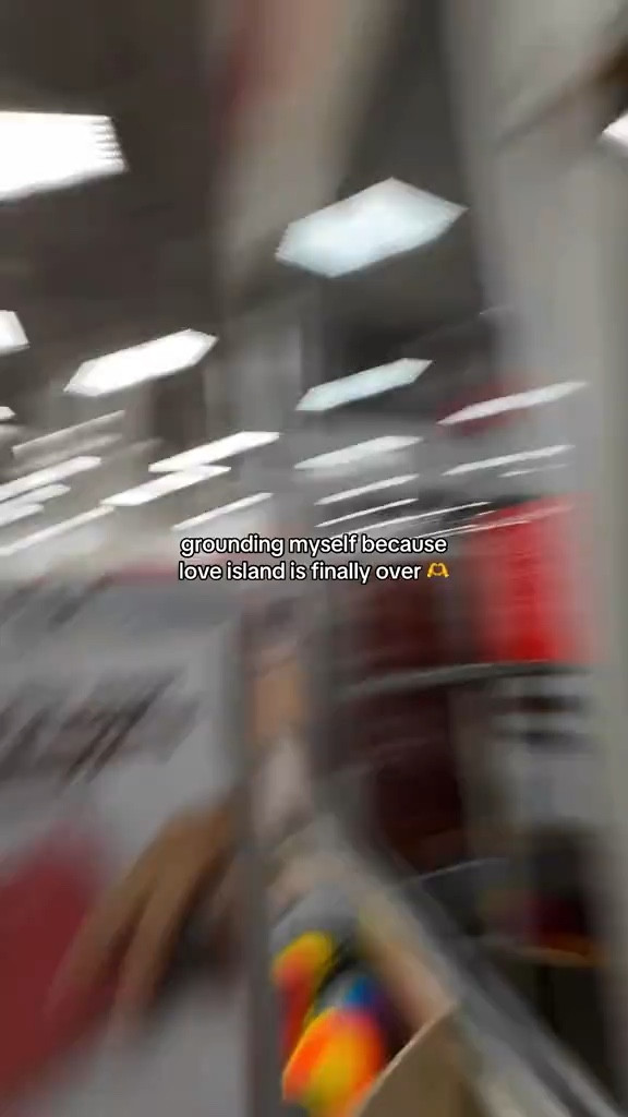 reminder to go touch some grass & put that phone DOWN 🫶 art is so good for grounding yourself & centering for your overall health. so visit your local @Michaels Stores  to go sculpt, paint or ANYTHING! 😭 #loveisland  #loveislandusa #mentalhealthmatters