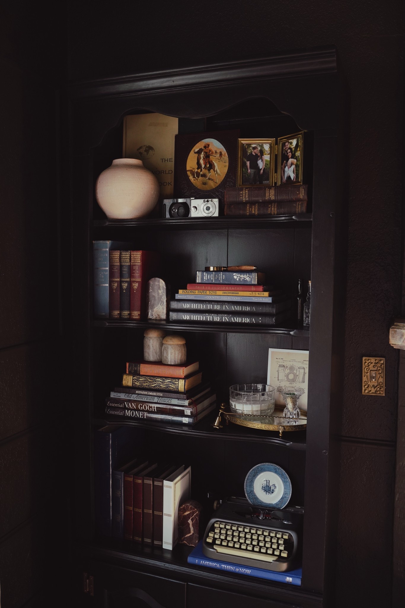 All of my books and some of my decor has been thrifted but I’ve linked exact/similar items below that you can purchase! 

#LTKHome