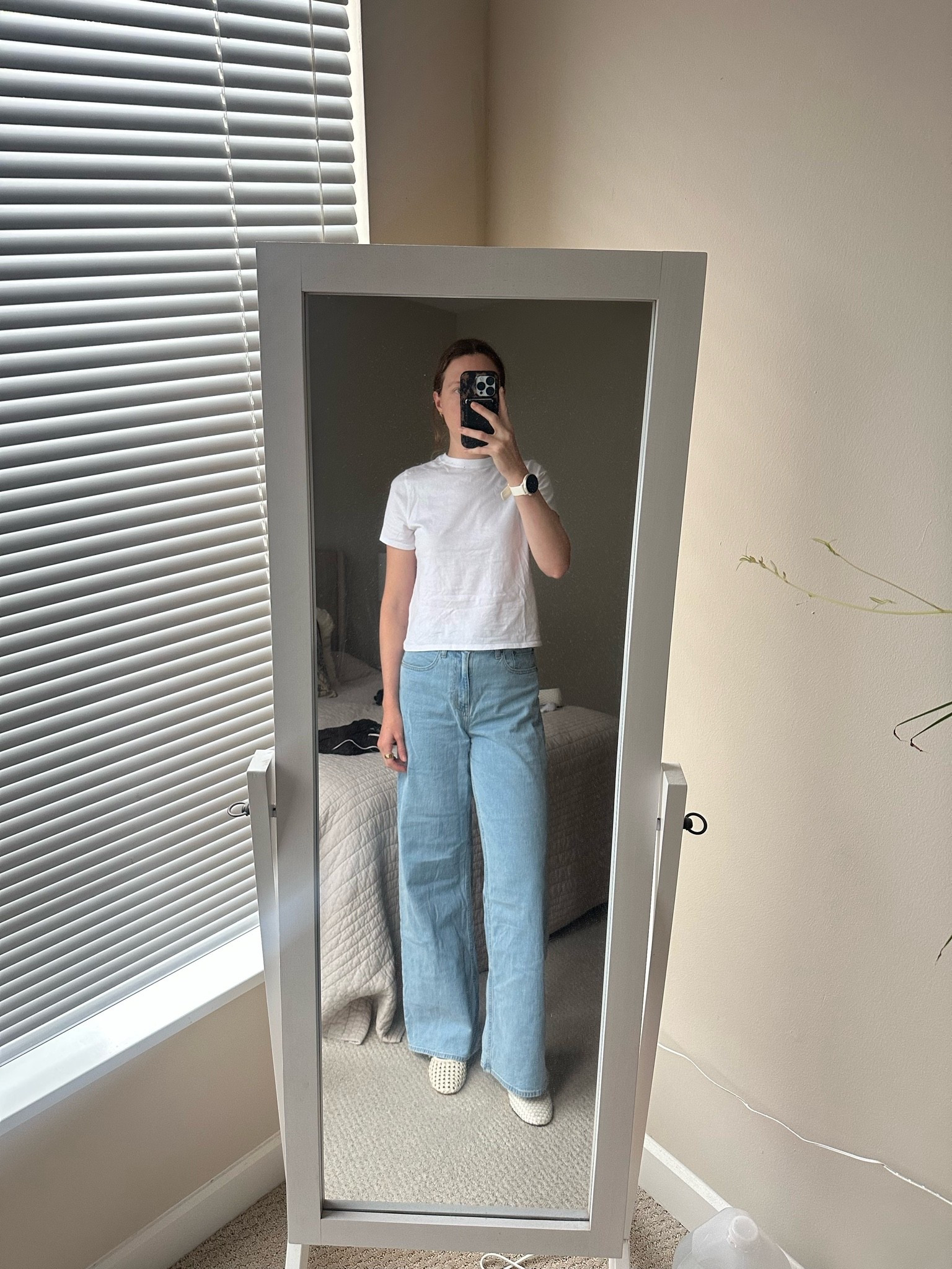 Simple white tee and jeans outfit

#LTKmomlife #LTKootd #LTKTravel