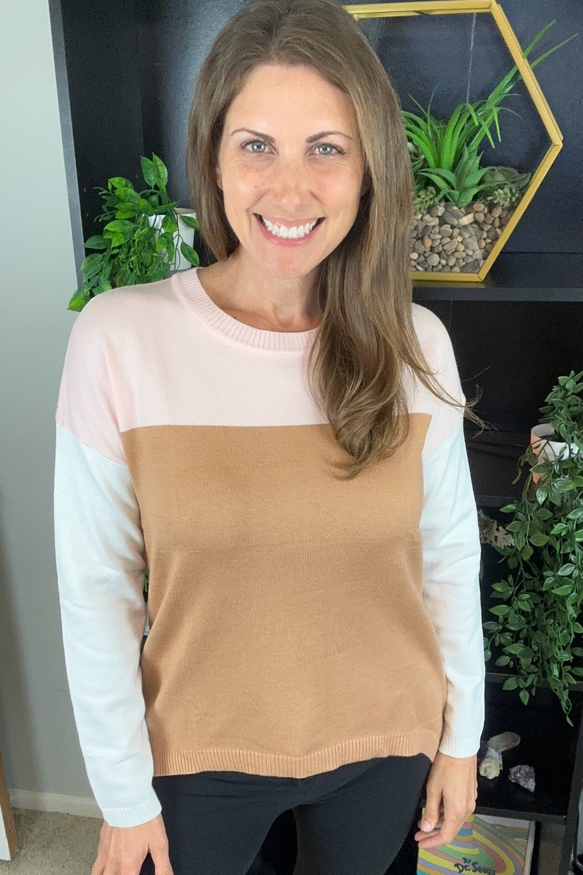 Cute colorblock sweaterr

#LTKSeasonal #LTKMidsize #LTKOver40