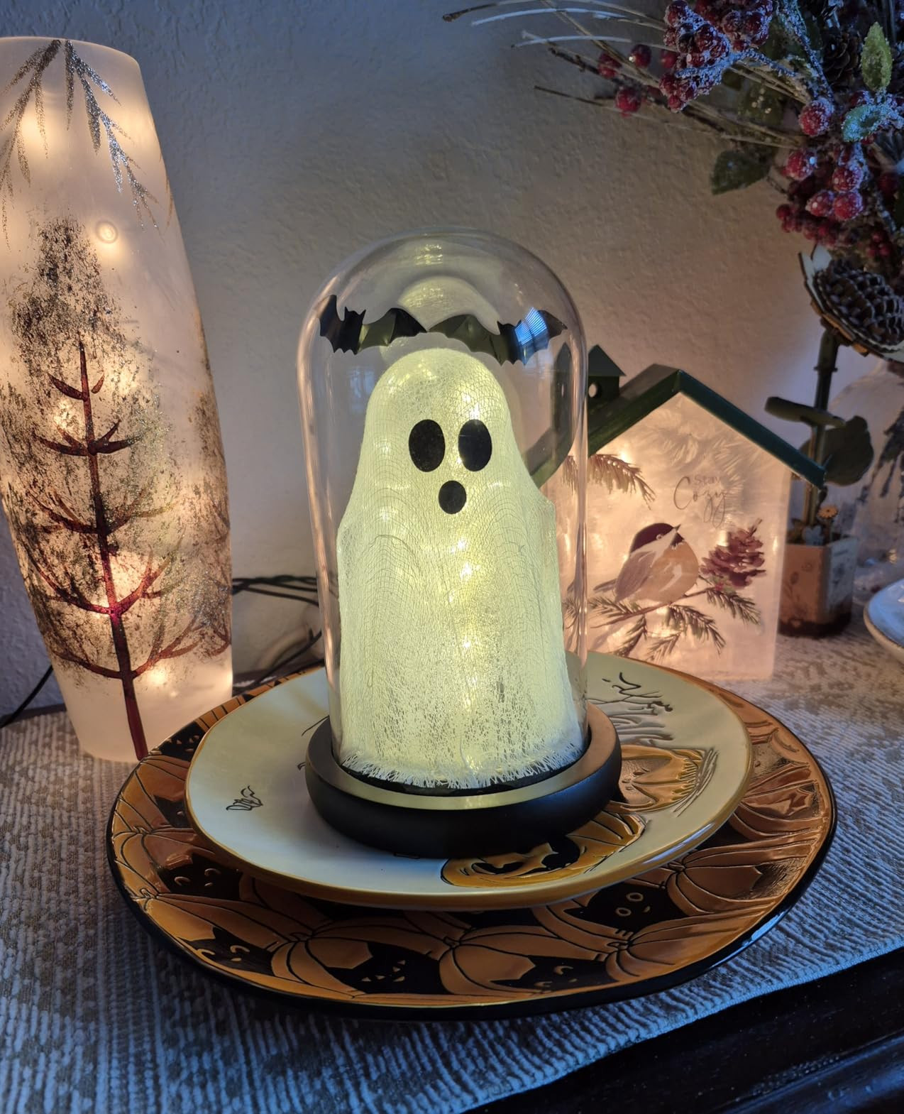 DAZONGE Halloween Decorations Indoor, Lighted Ghost in Glass Dome Cloche, Cute Spooky Halloween Ghost Decor for Tabletop Mantel Display | Amazon (US)