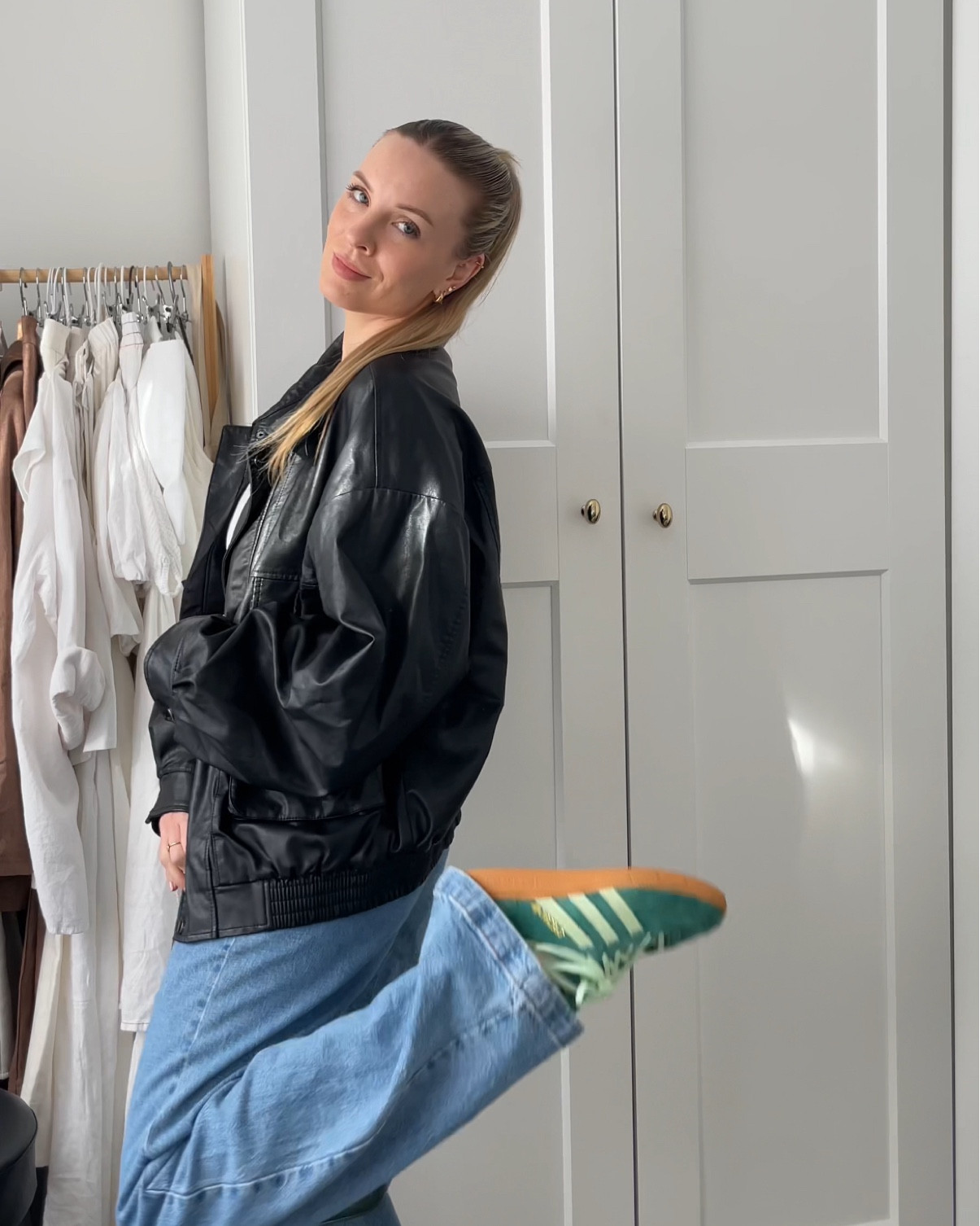 Day 26 | 30 days of winter outfits in Australia 🇦🇺 
Wide leg jeans, adidas spezials, leather jacket, perfect easy winter outfit. 

#LTKaustralia #LTKwinter #LTKstyletip